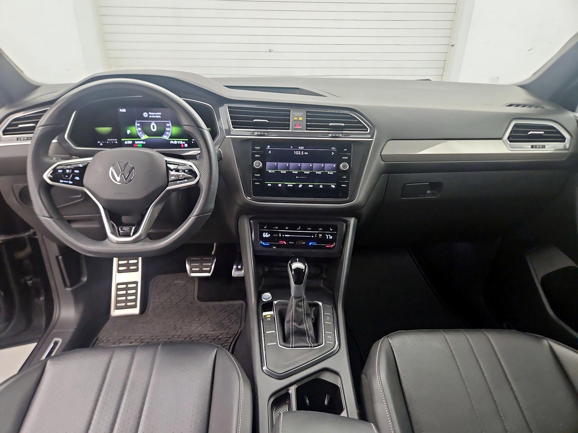 Thumbnail: 2022 Volkswagen Tiguan - 9