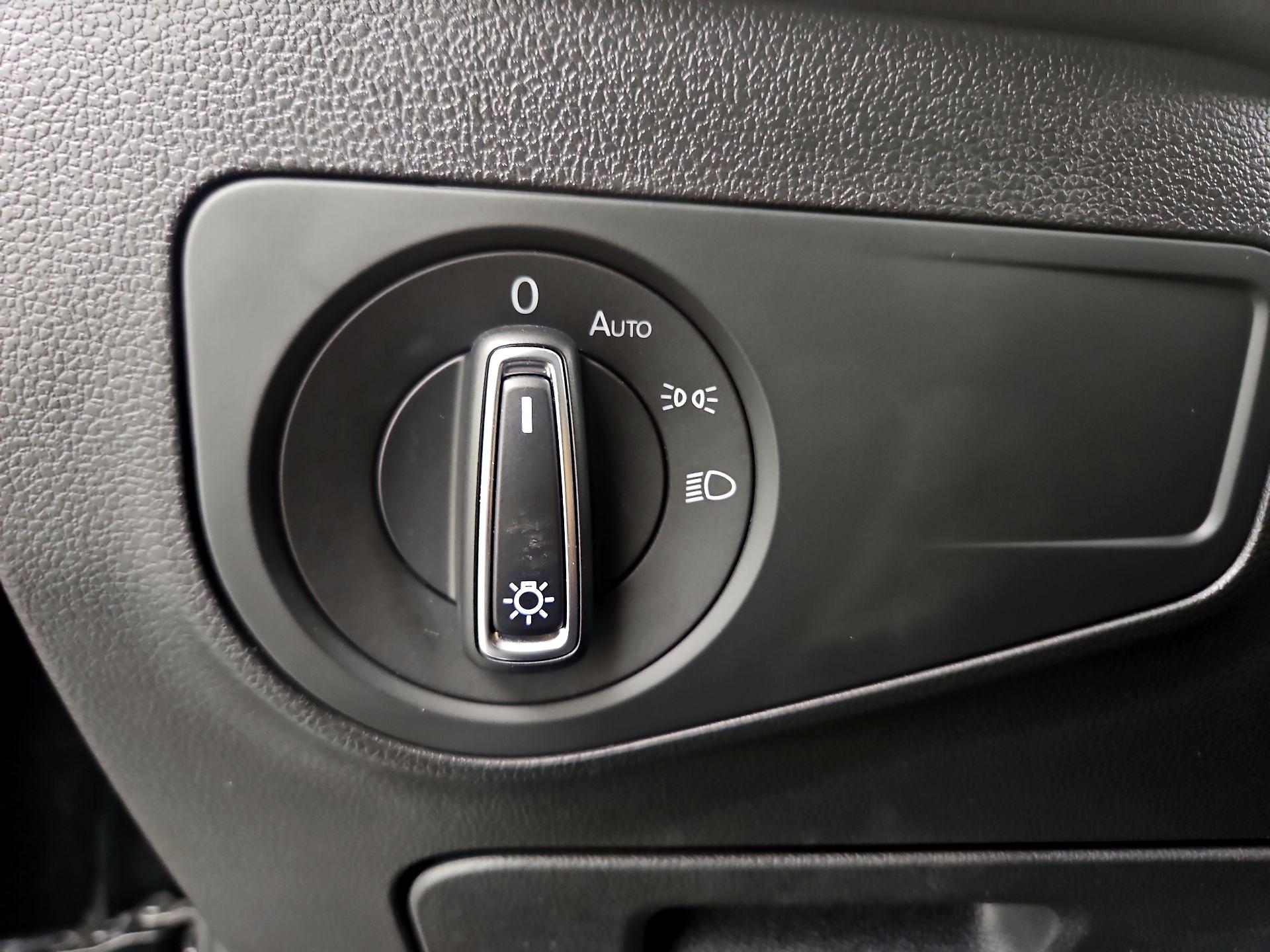 Thumbnail: 2022 Volkswagen Tiguan - 13