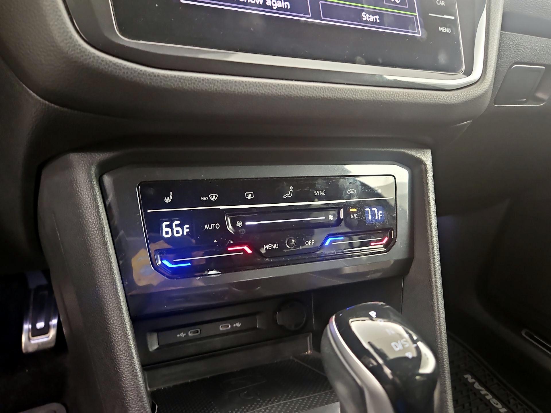 Thumbnail: 2022 Volkswagen Tiguan - 16