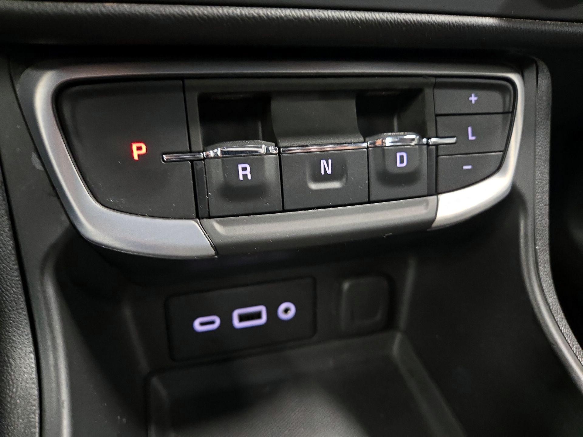 Thumbnail: 2022 GMC Terrain - 17