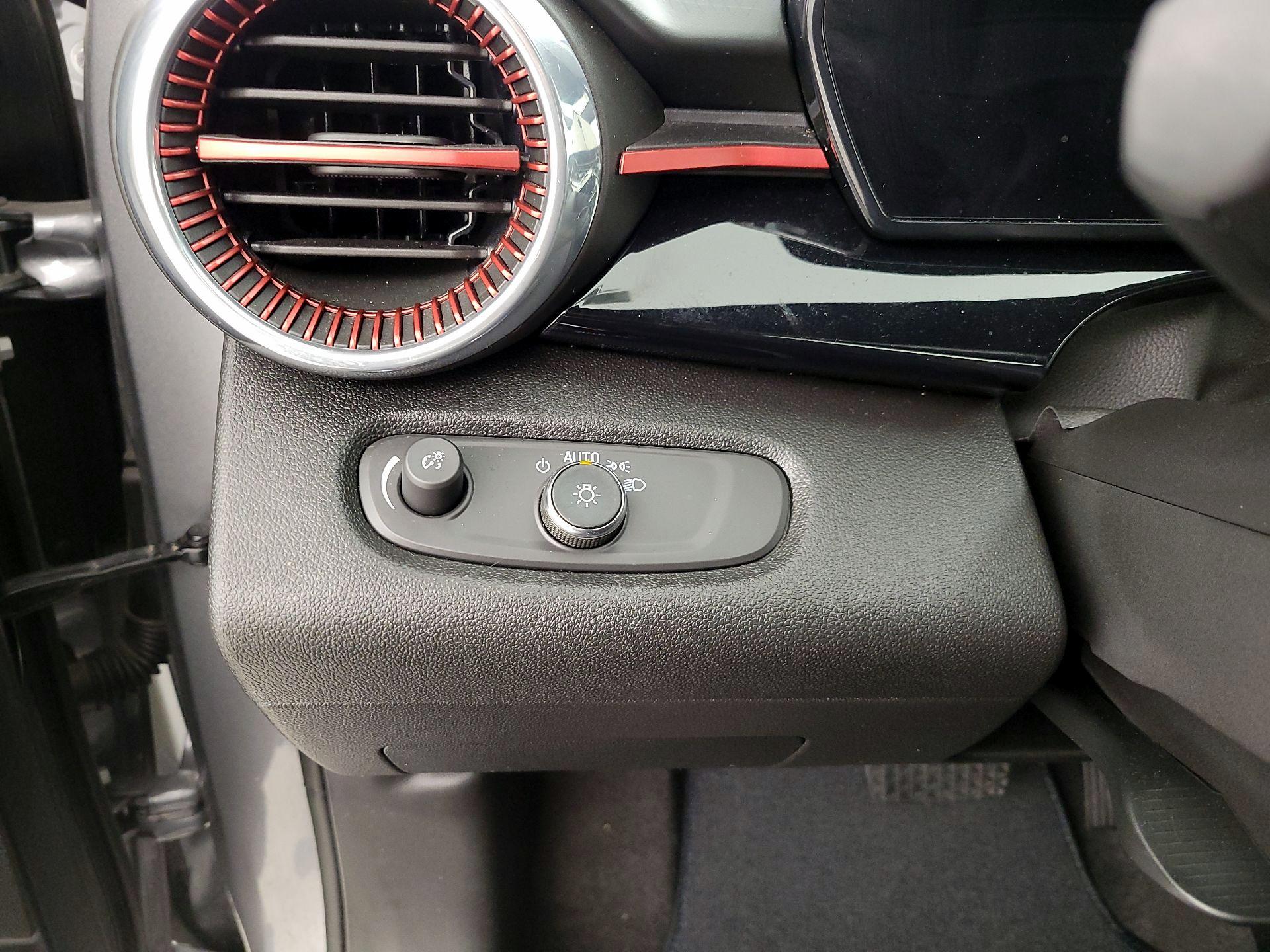 Thumbnail: 2025 Chevrolet Trax - 13