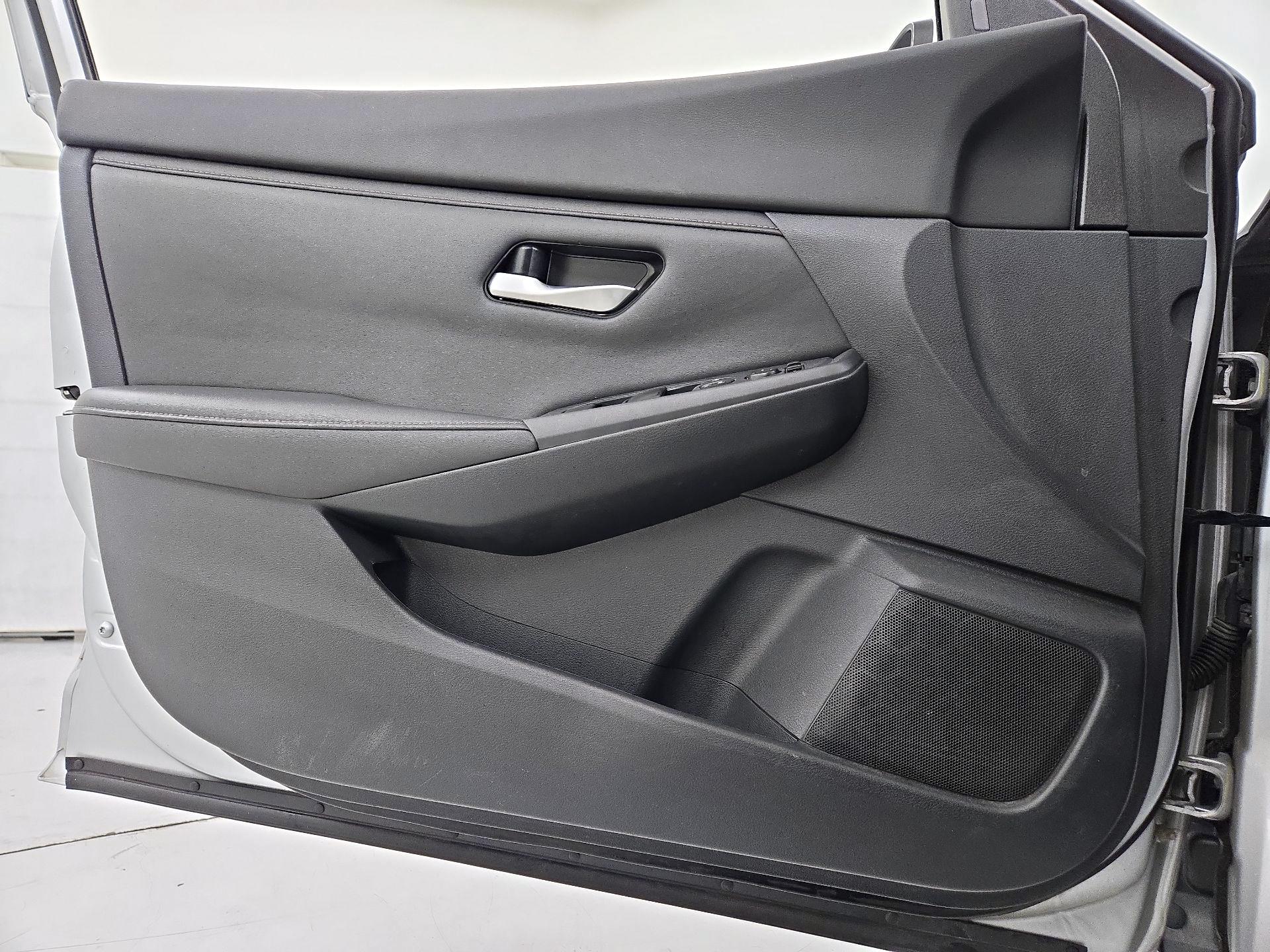 Thumbnail: 2021 Nissan Sentra - 12