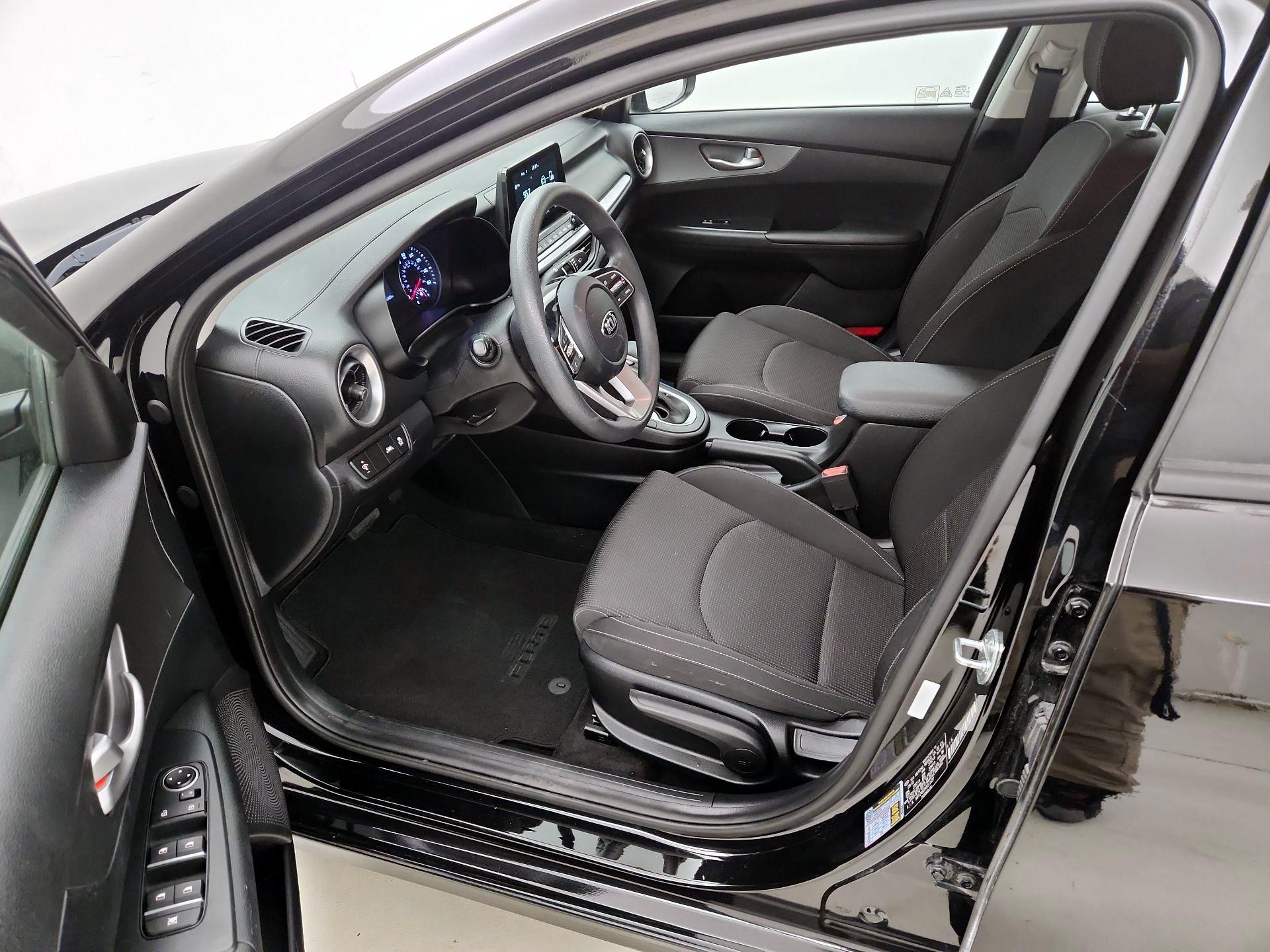 Thumbnail: 2019 Kia Forte - 11