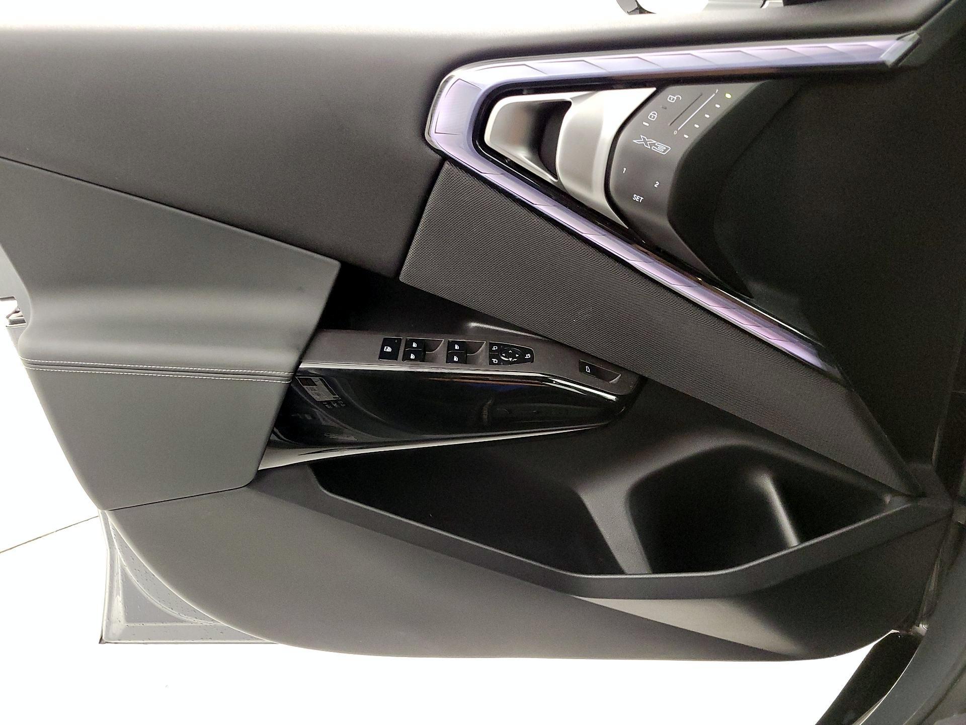 Thumbnail: 2026 BMW X3 - 10