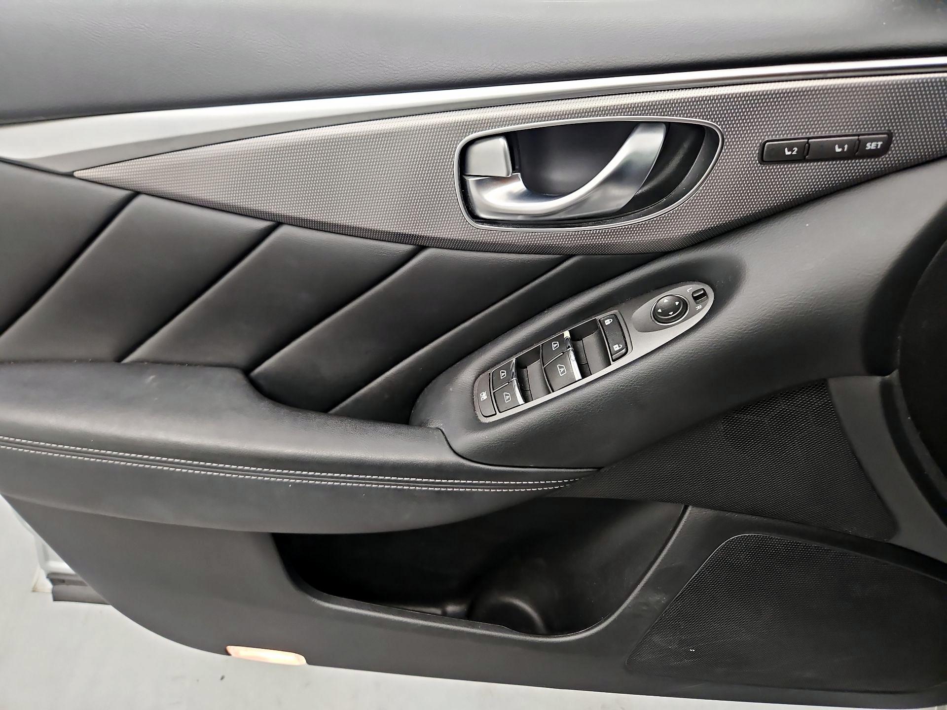 Thumbnail: 2016 INFINITI Q50 - 12