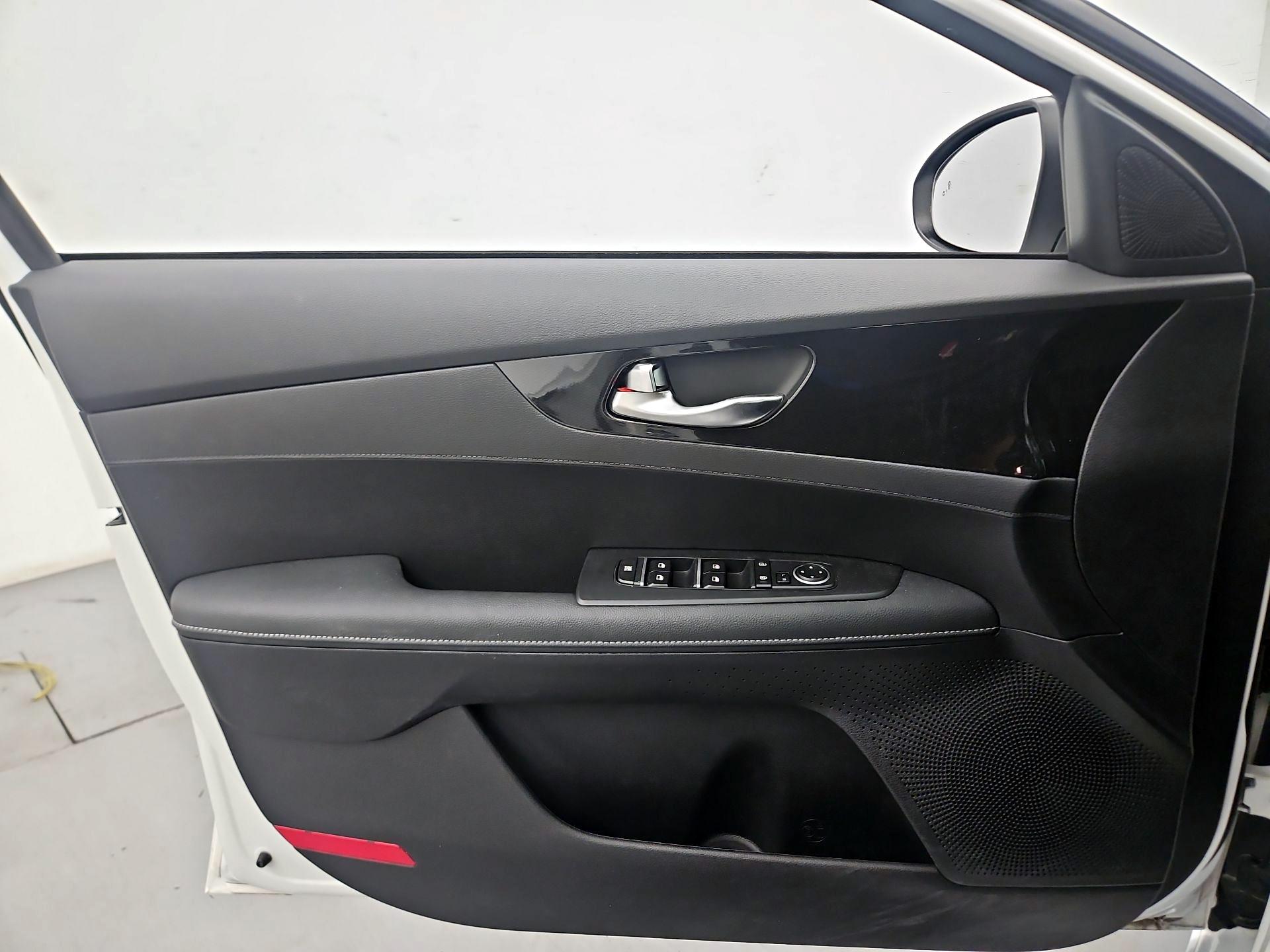 Thumbnail: 2024 Kia Forte - 12