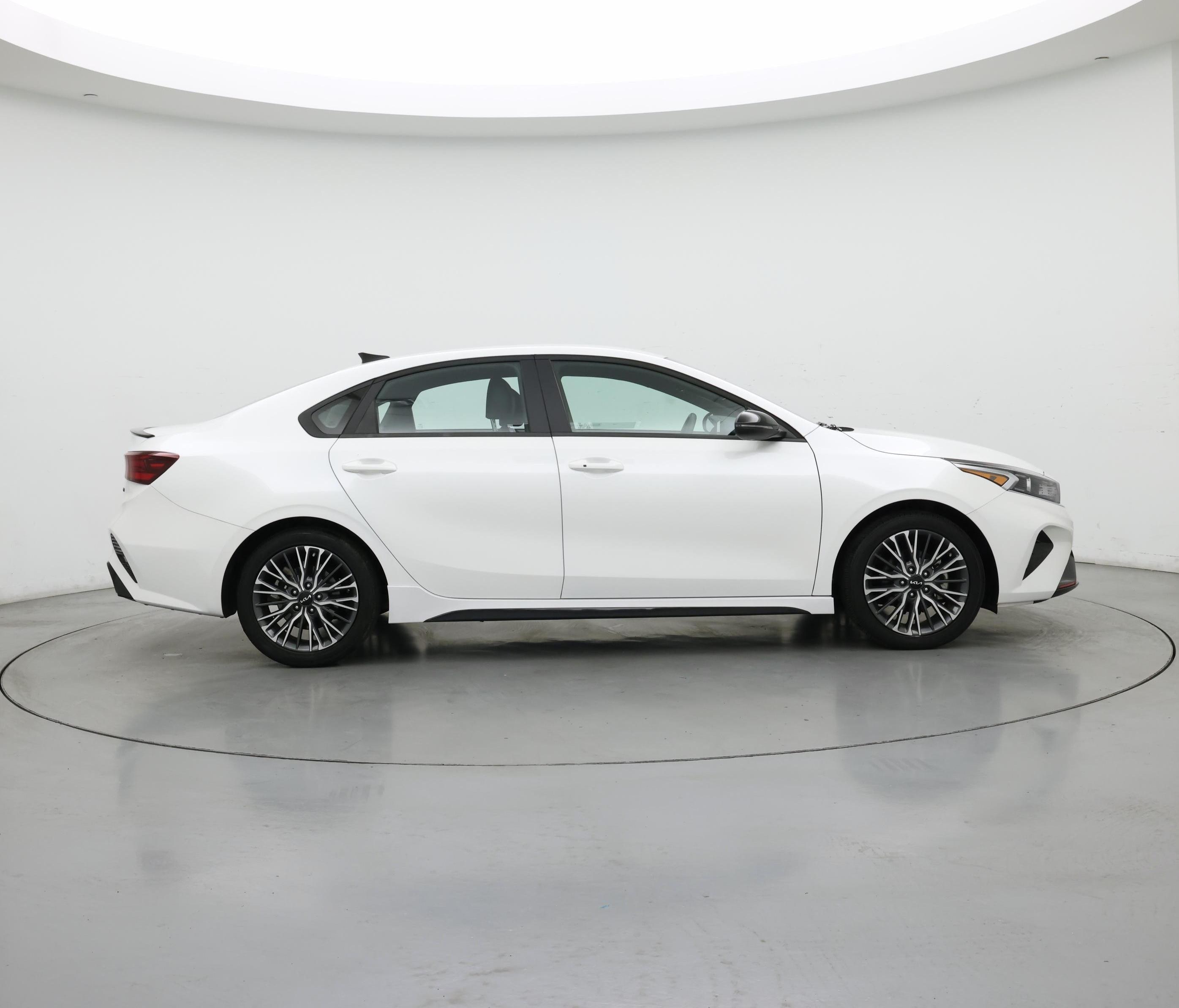 Thumbnail: 2024 Kia Forte - 7