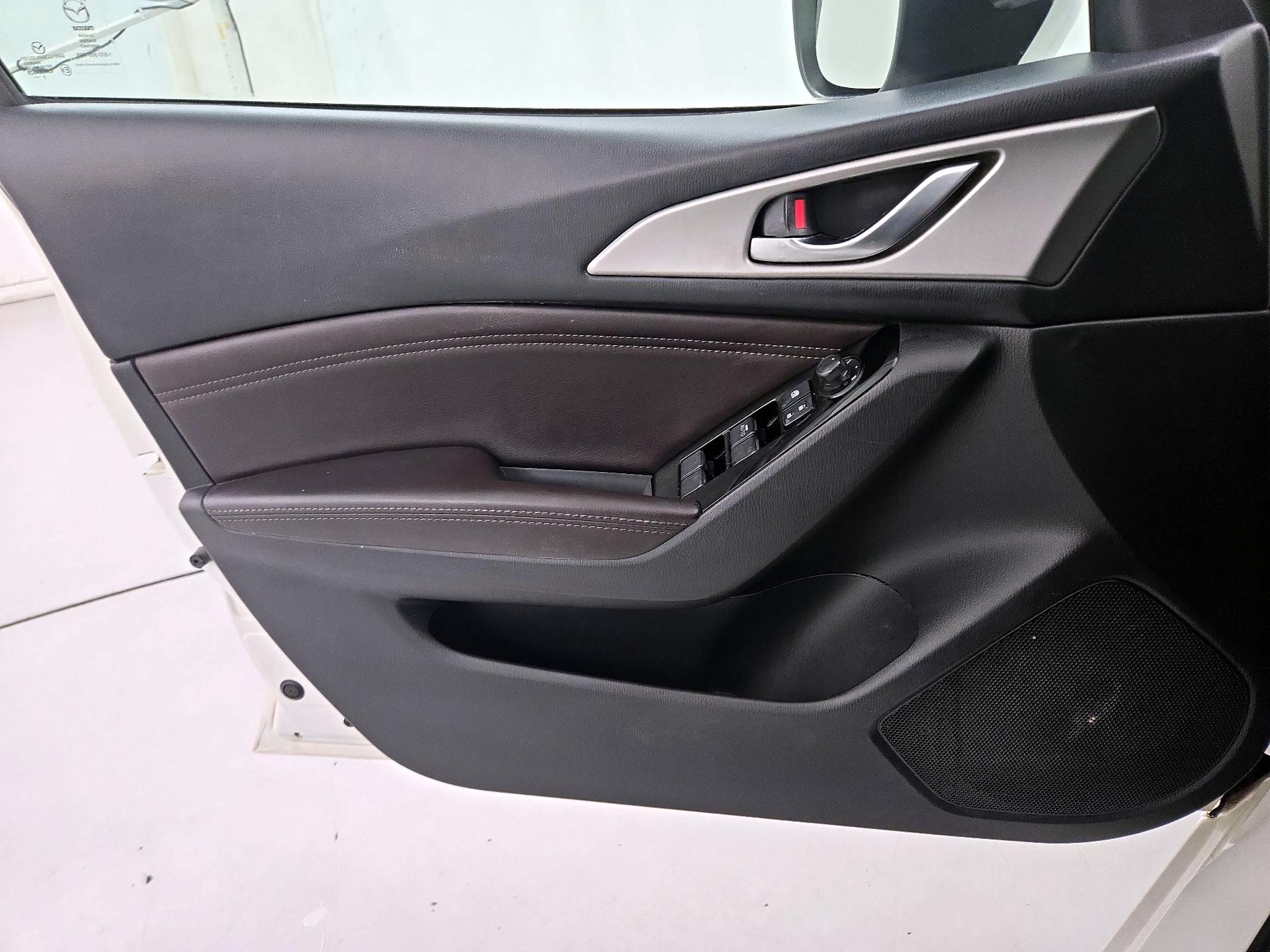 Thumbnail: 2017 Mazda Mazda3 - 12