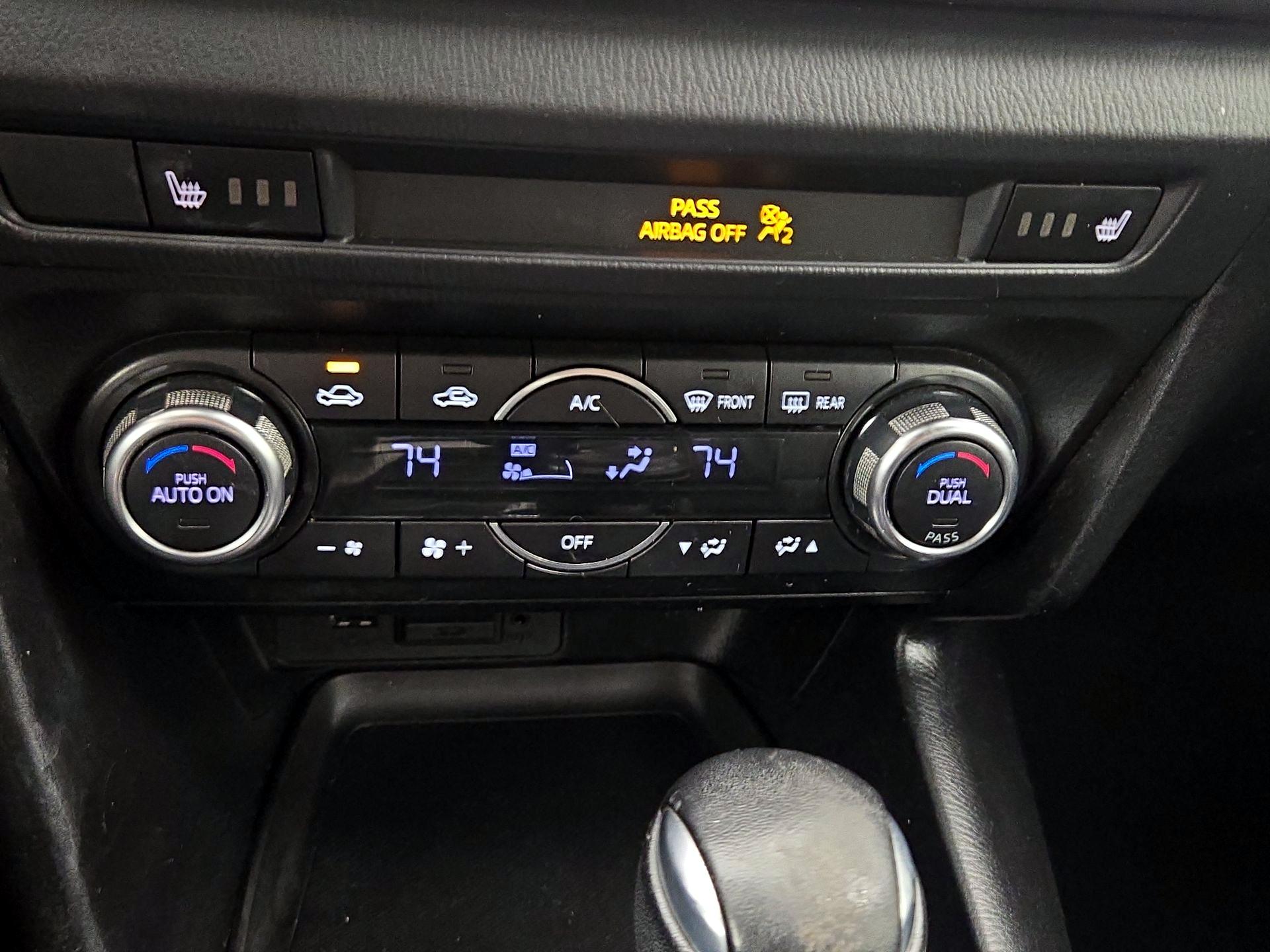 Thumbnail: 2017 Mazda Mazda3 - 16