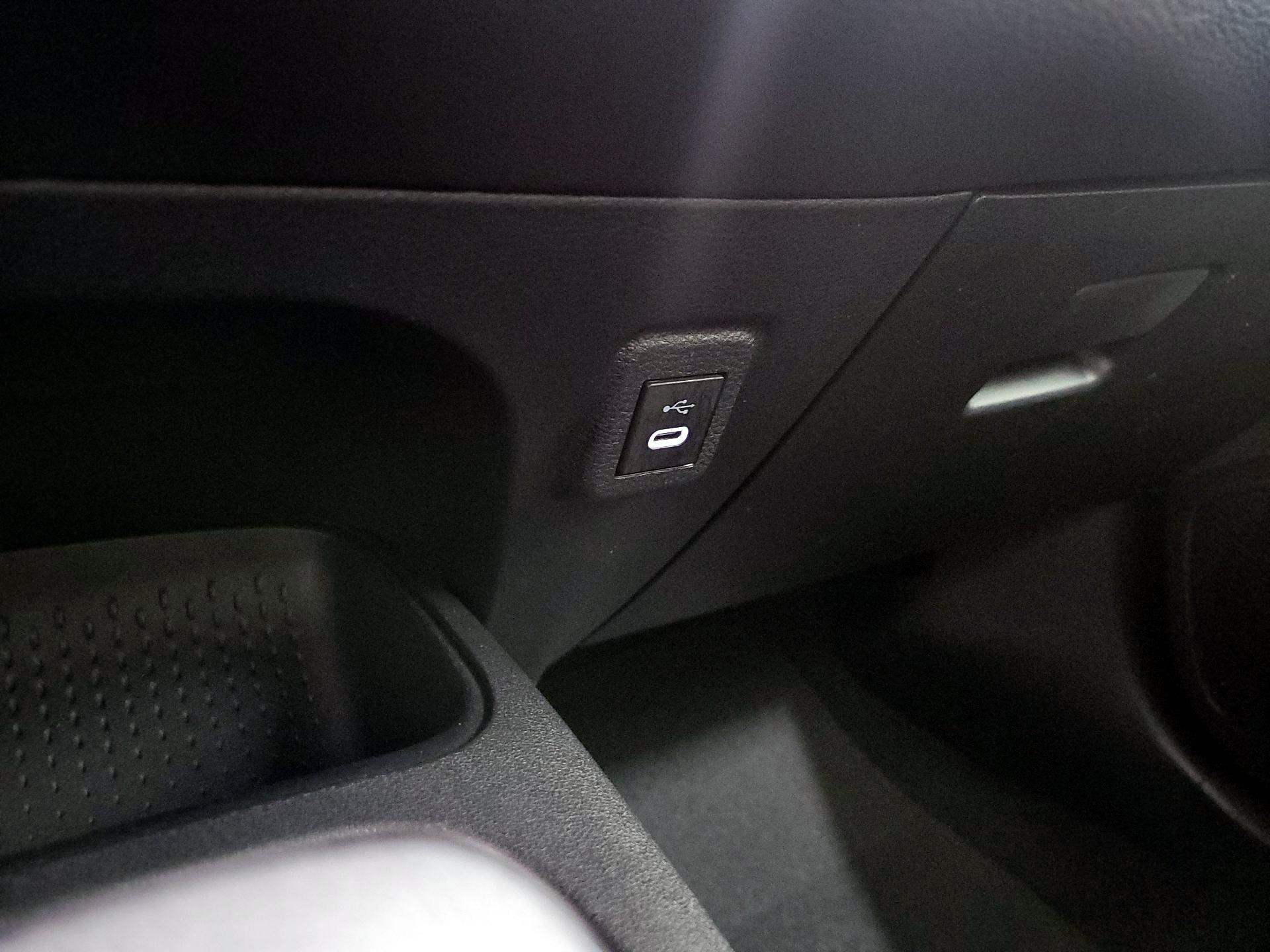 Thumbnail: 2025 Toyota Corolla - 18