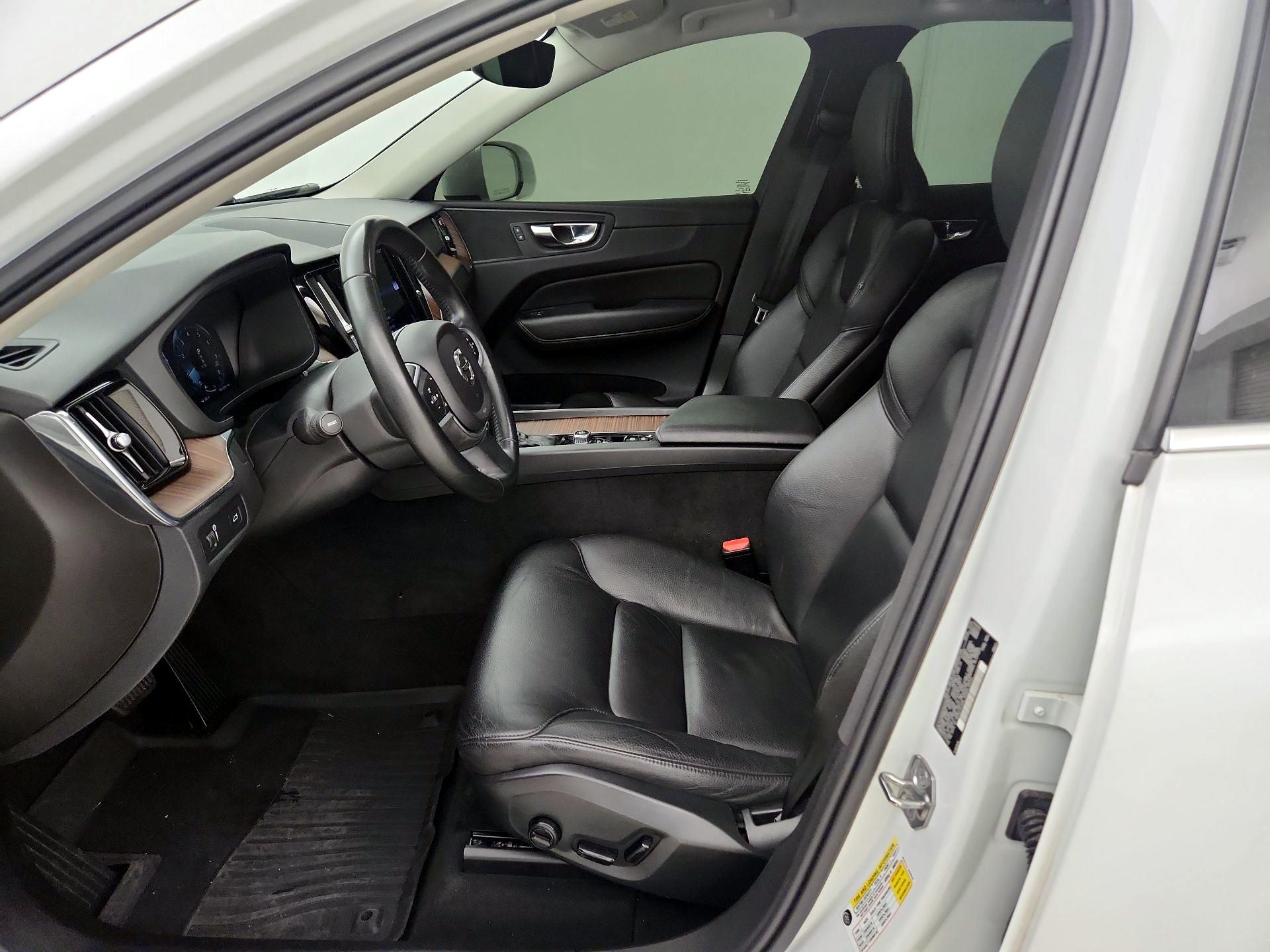 Thumbnail: 2021 Volvo XC60 - 11