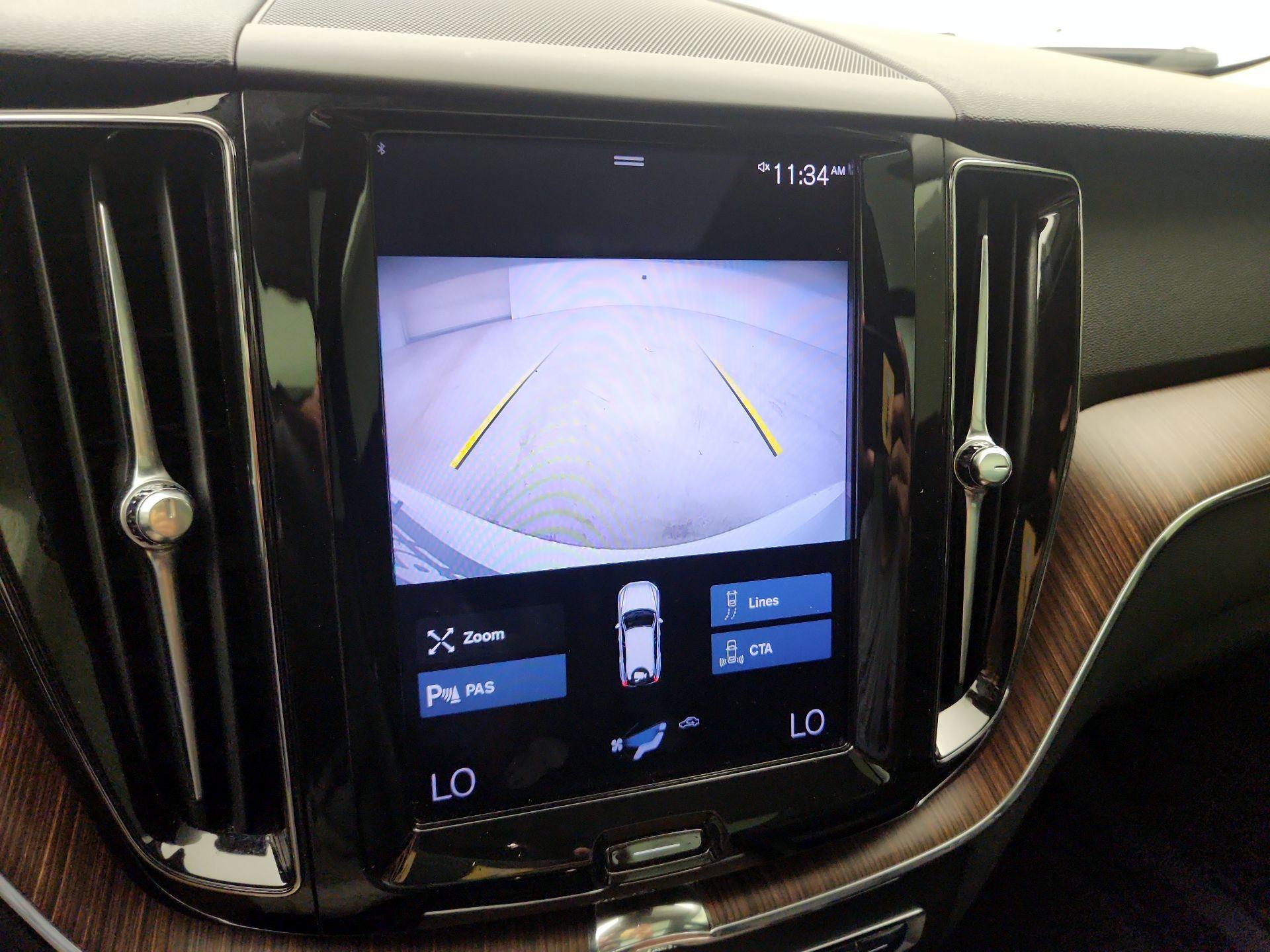 Thumbnail: 2021 Volvo XC60 - 14