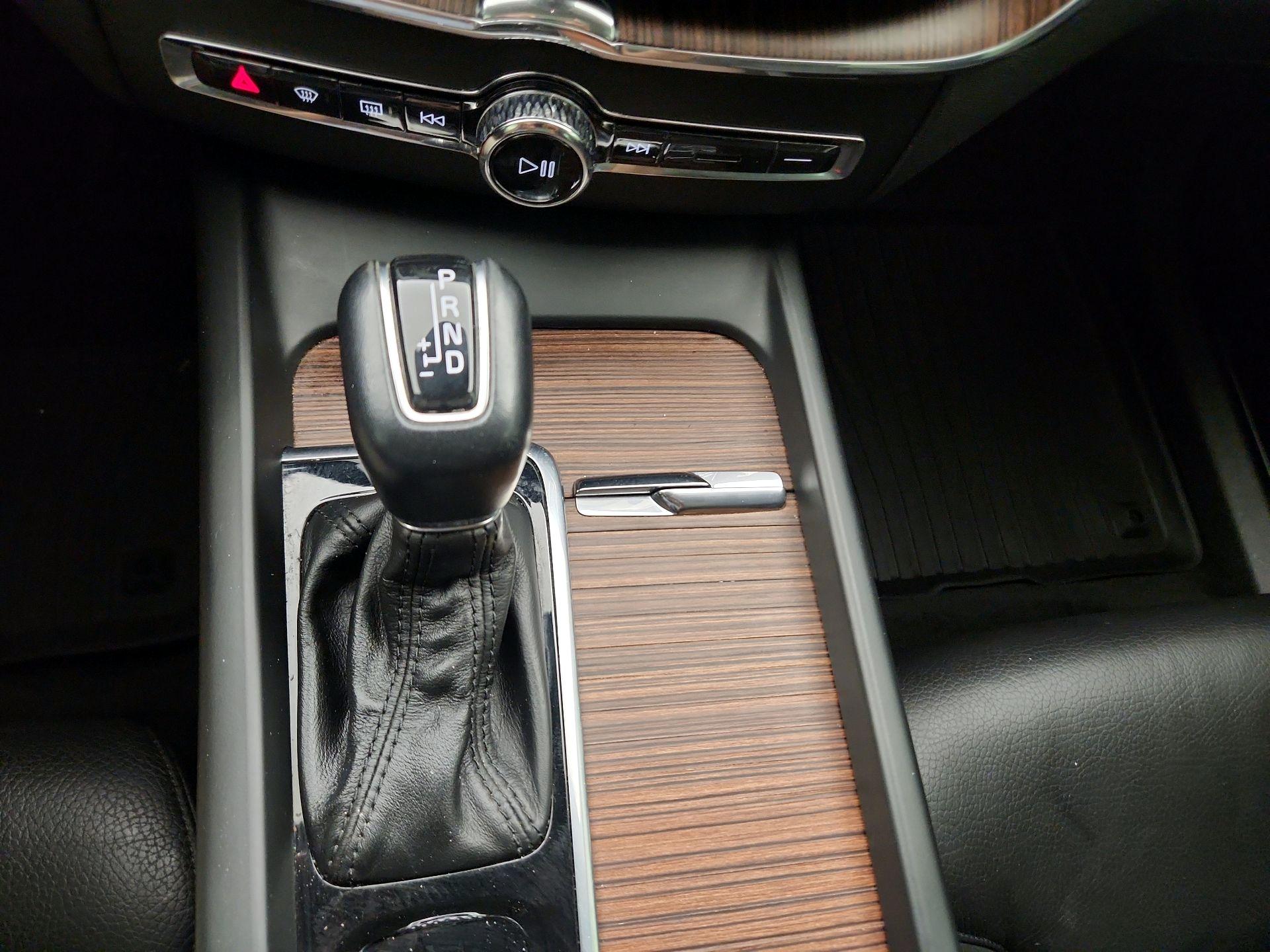 Thumbnail: 2021 Volvo XC60 - 17