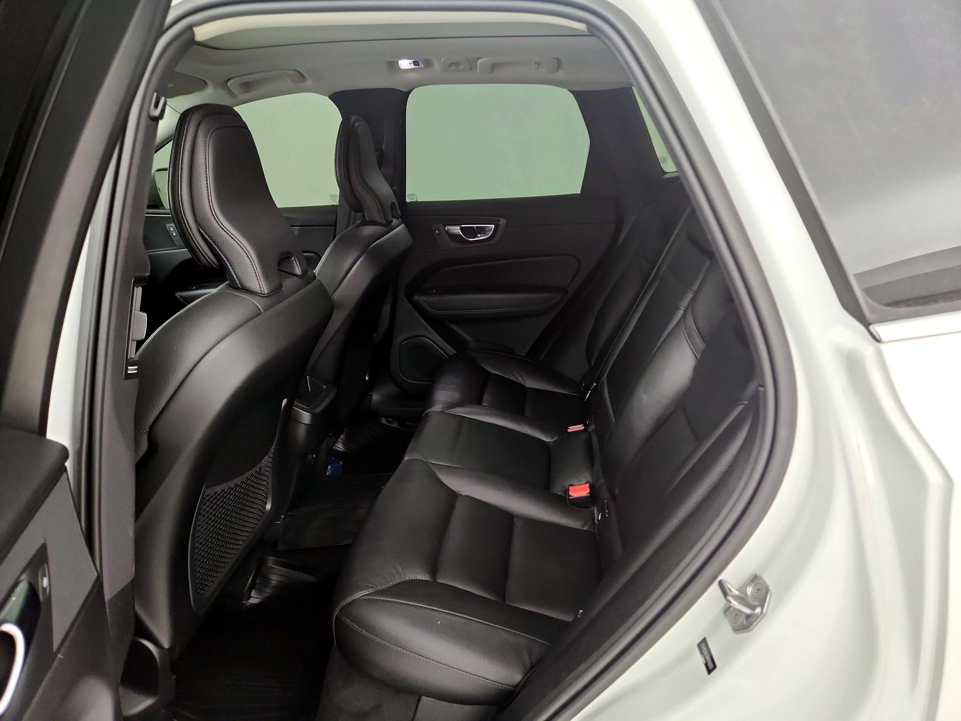 Thumbnail: 2021 Volvo XC60 - 20