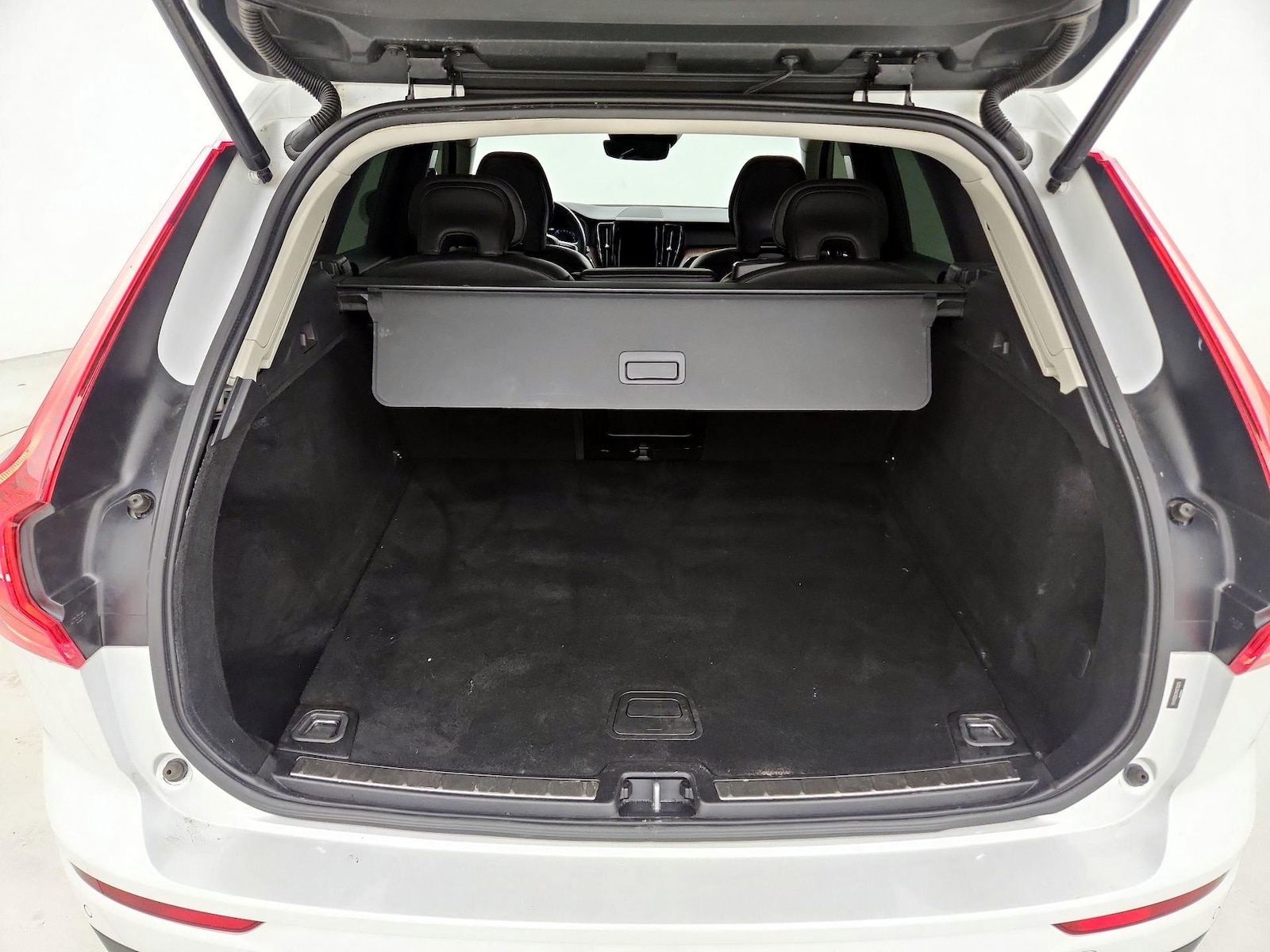 2021 Volvo XC60 Momentum - Photo 22