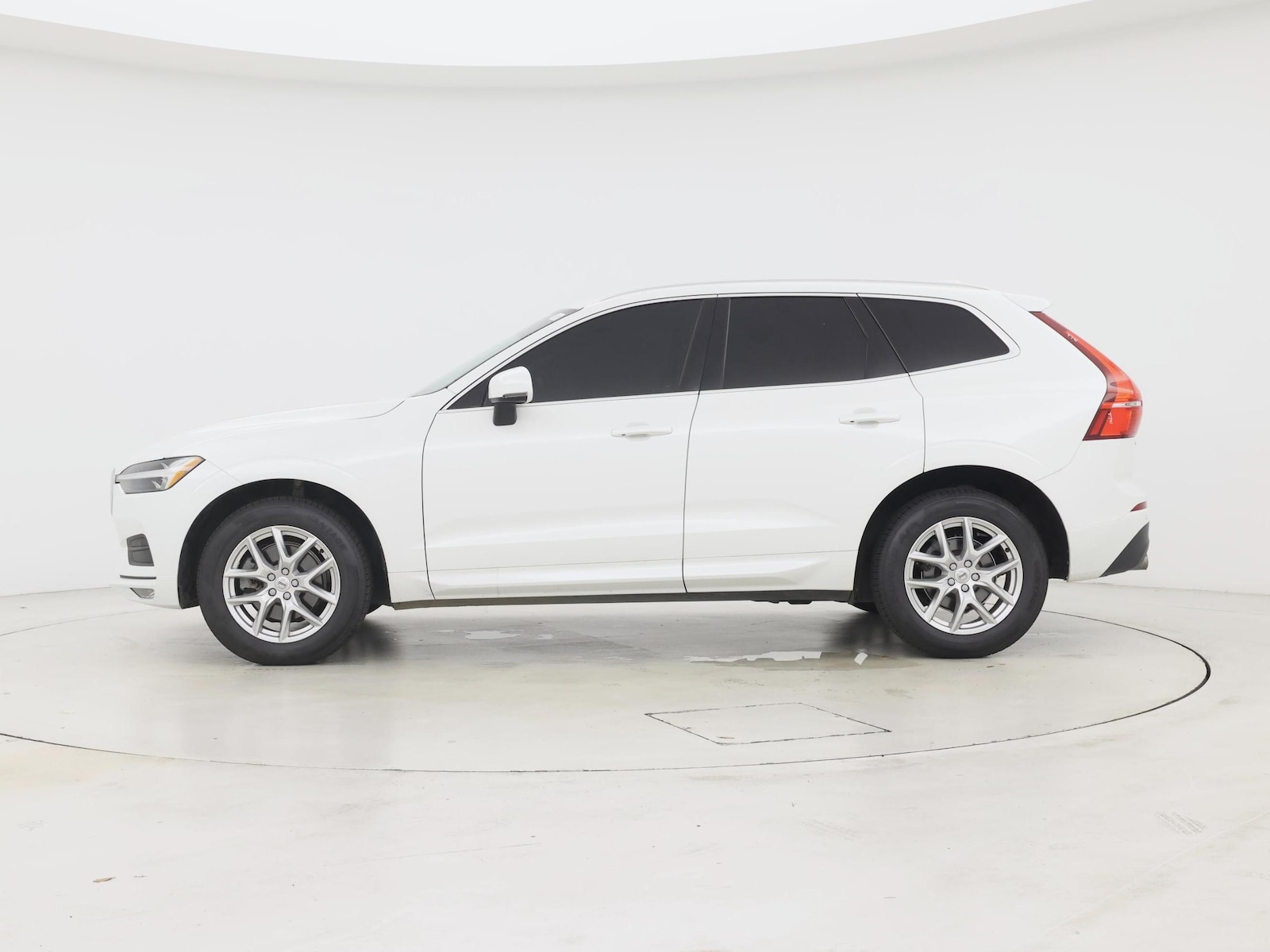 2021 Volvo XC60 Momentum - Photo 4