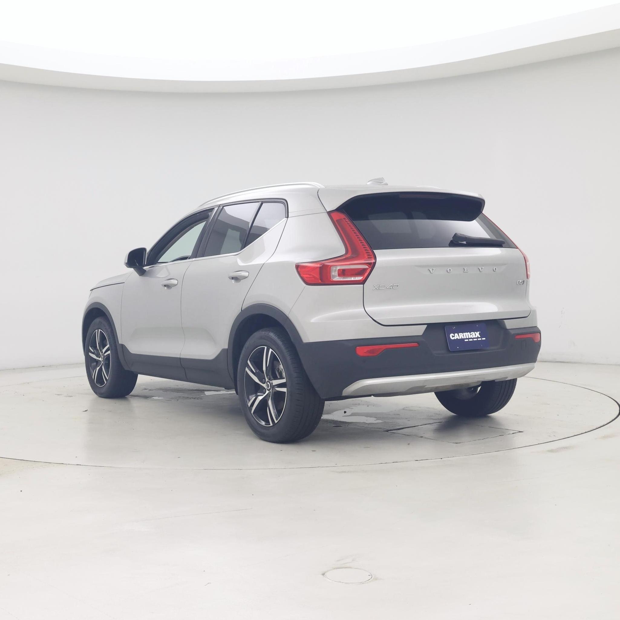 Thumbnail: 2025 Volvo XC40 - 2