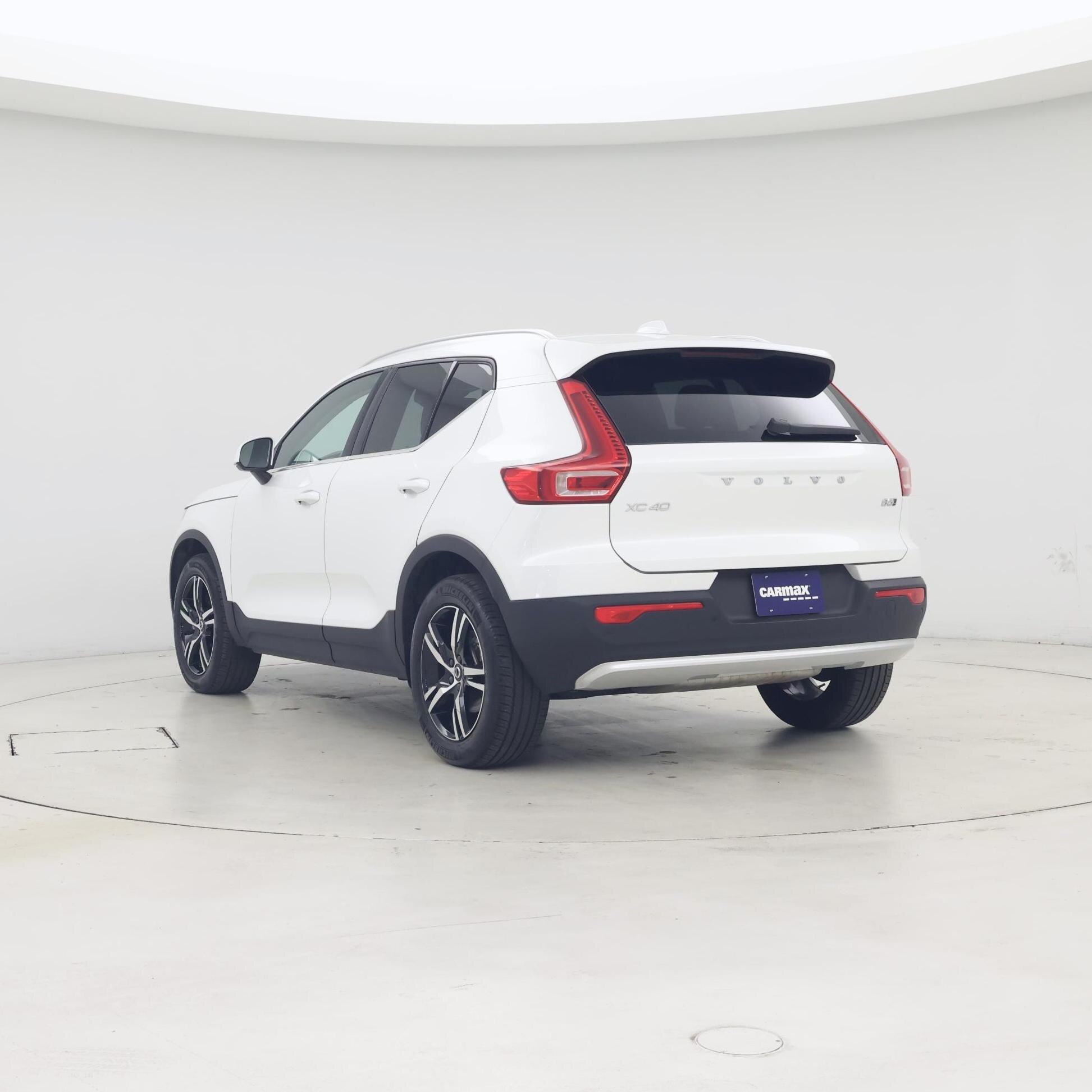 Thumbnail: 2025 Volvo XC40 - 2