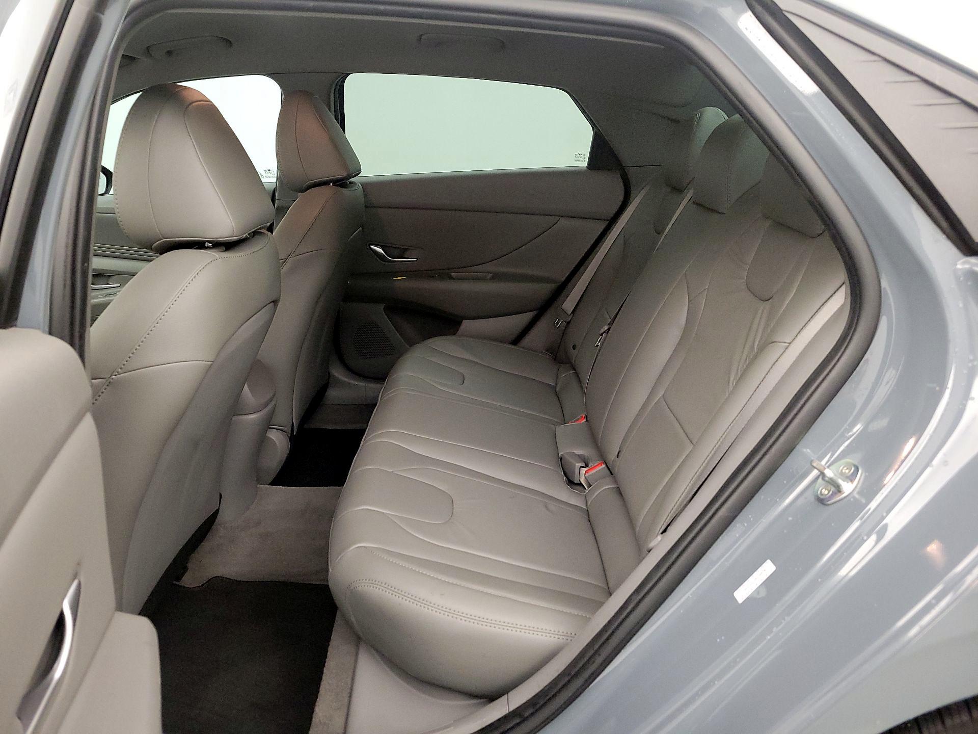 Thumbnail: 2022 Hyundai Elantra - 19