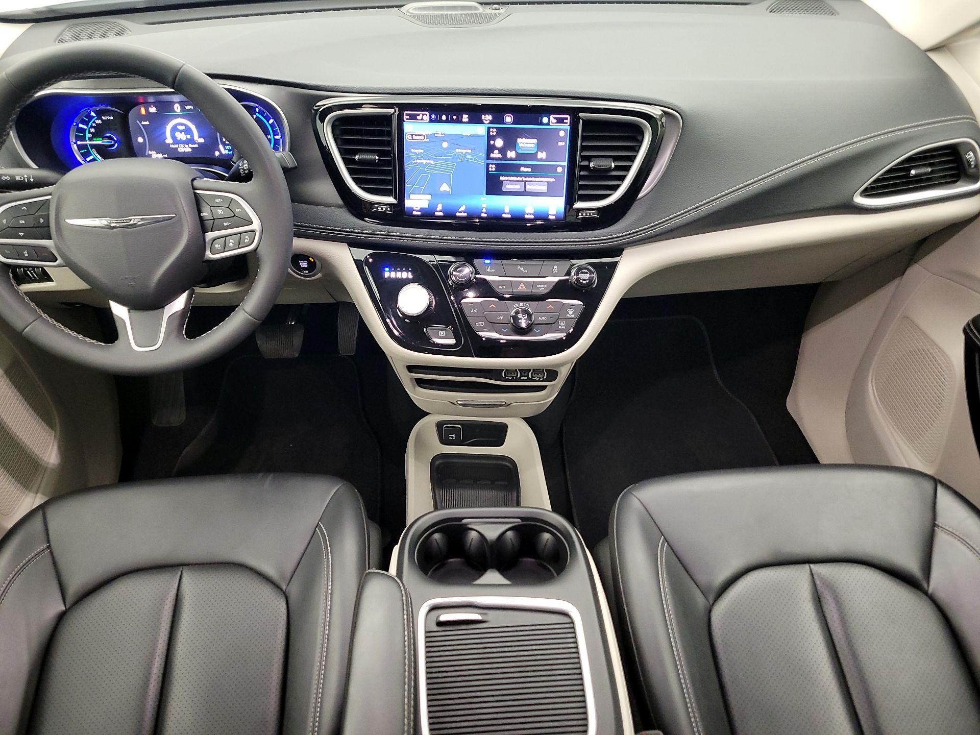 Thumbnail: 2024 Chrysler Pacifica - 9