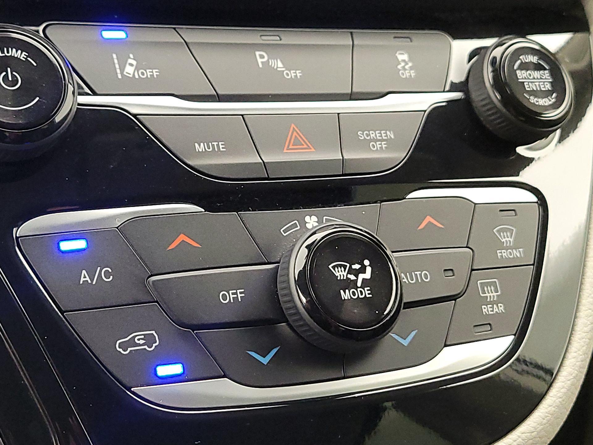 Thumbnail: 2024 Chrysler Pacifica - 17