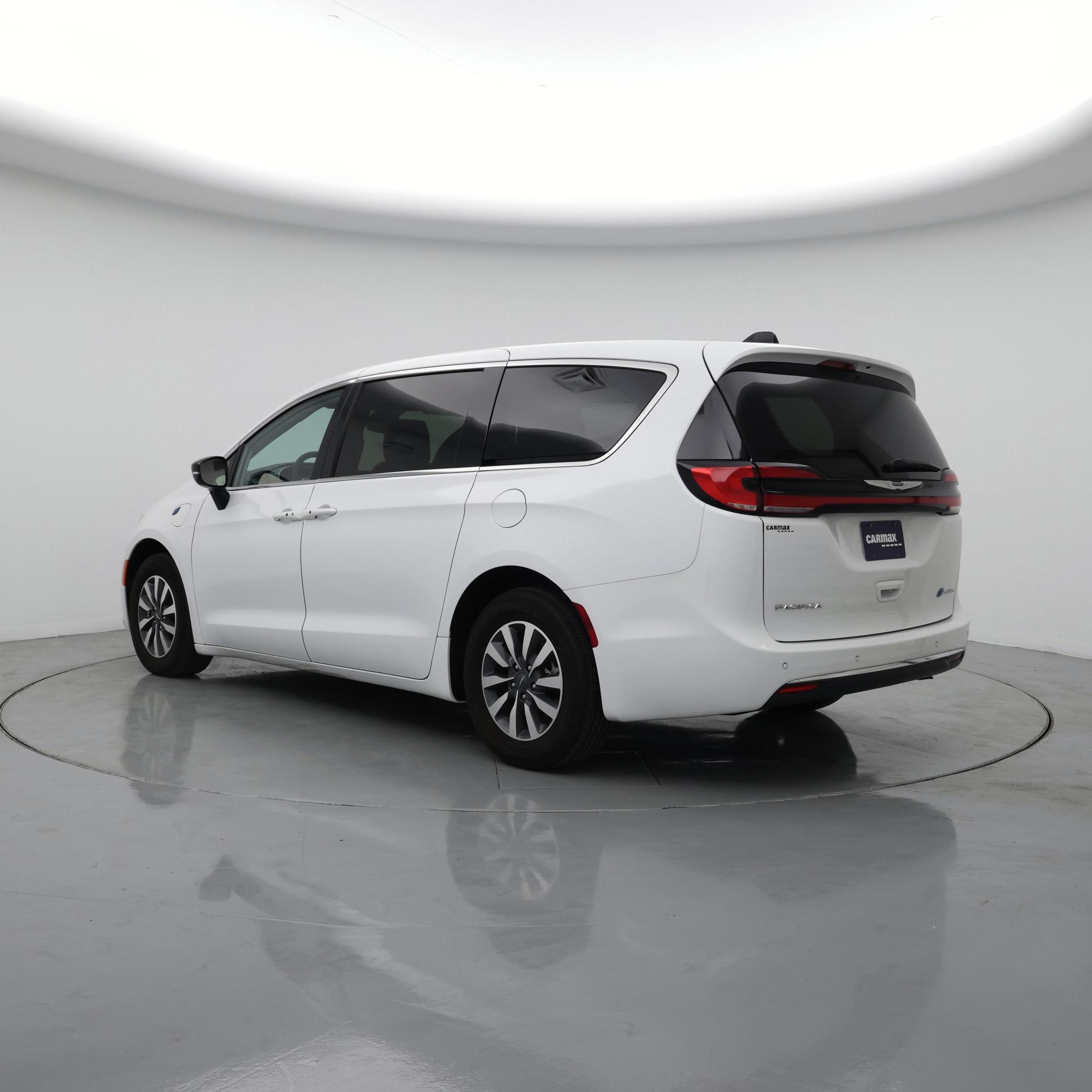 Thumbnail: 2024 Chrysler Pacifica - 2