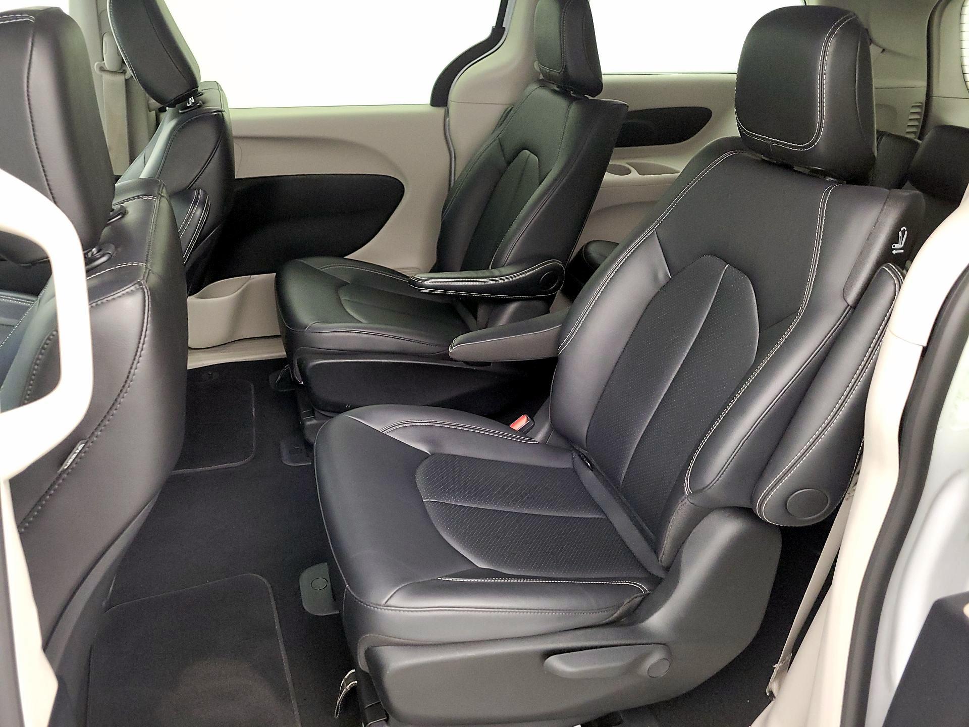 Thumbnail: 2024 Chrysler Pacifica - 20