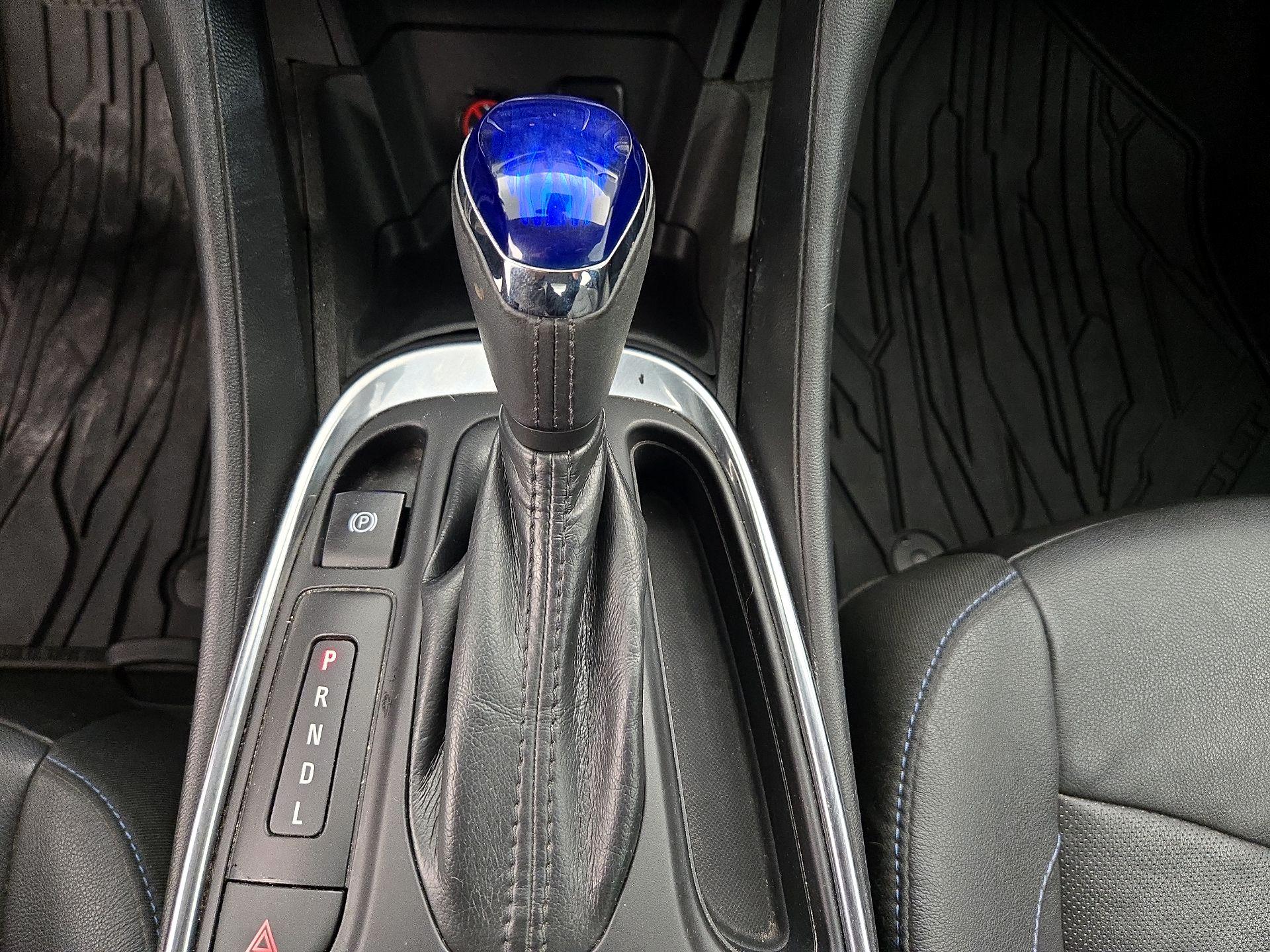 Thumbnail: 2016 Chevrolet Volt - 17