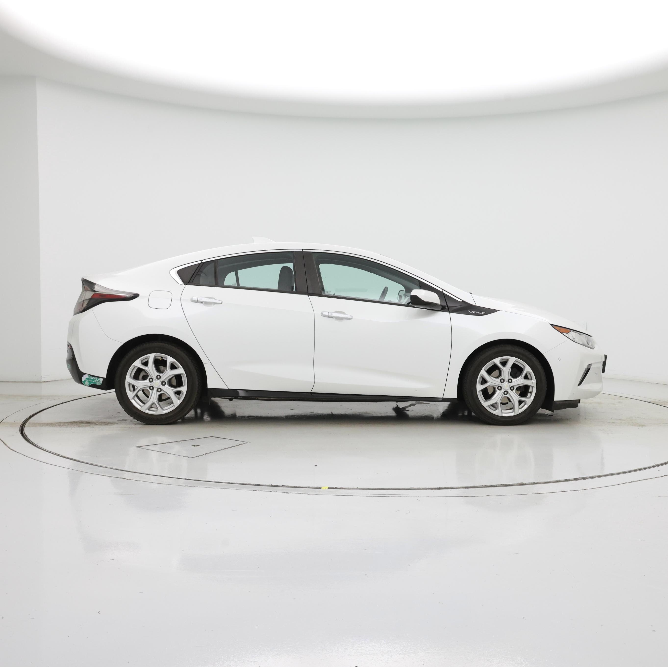 Thumbnail: 2016 Chevrolet Volt - 7