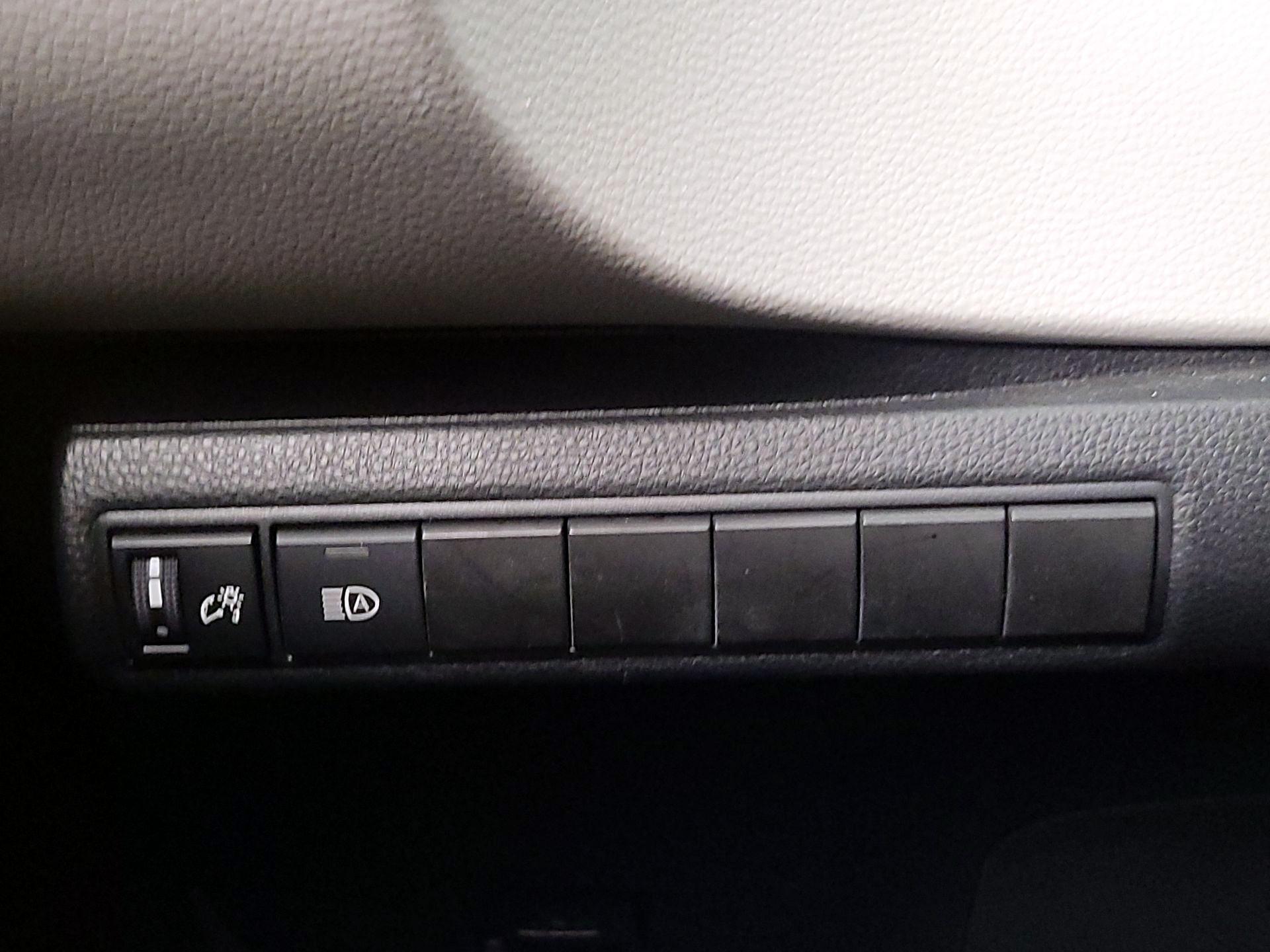 Thumbnail: 2021 Toyota Corolla - 13