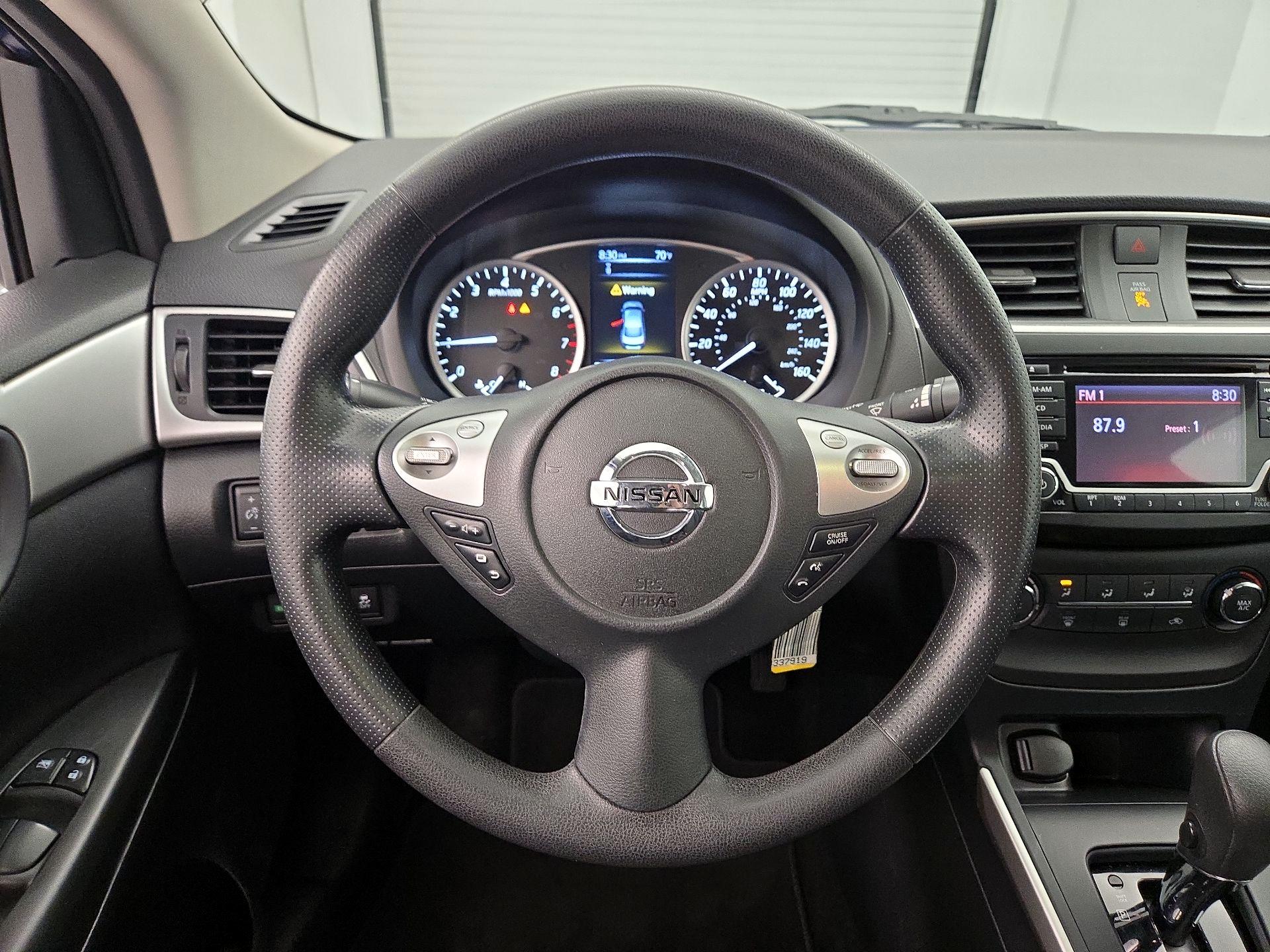 Thumbnail: 2018 Nissan Sentra - 10