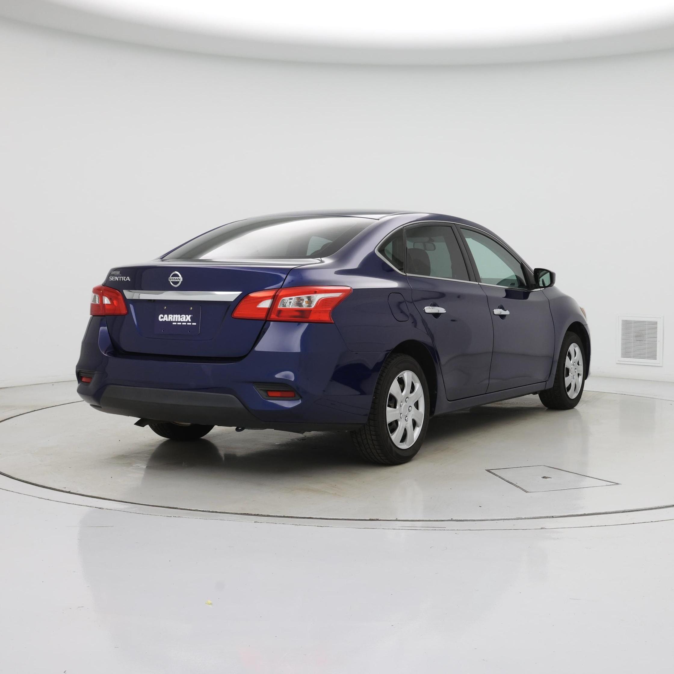 Thumbnail: 2018 Nissan Sentra - 8