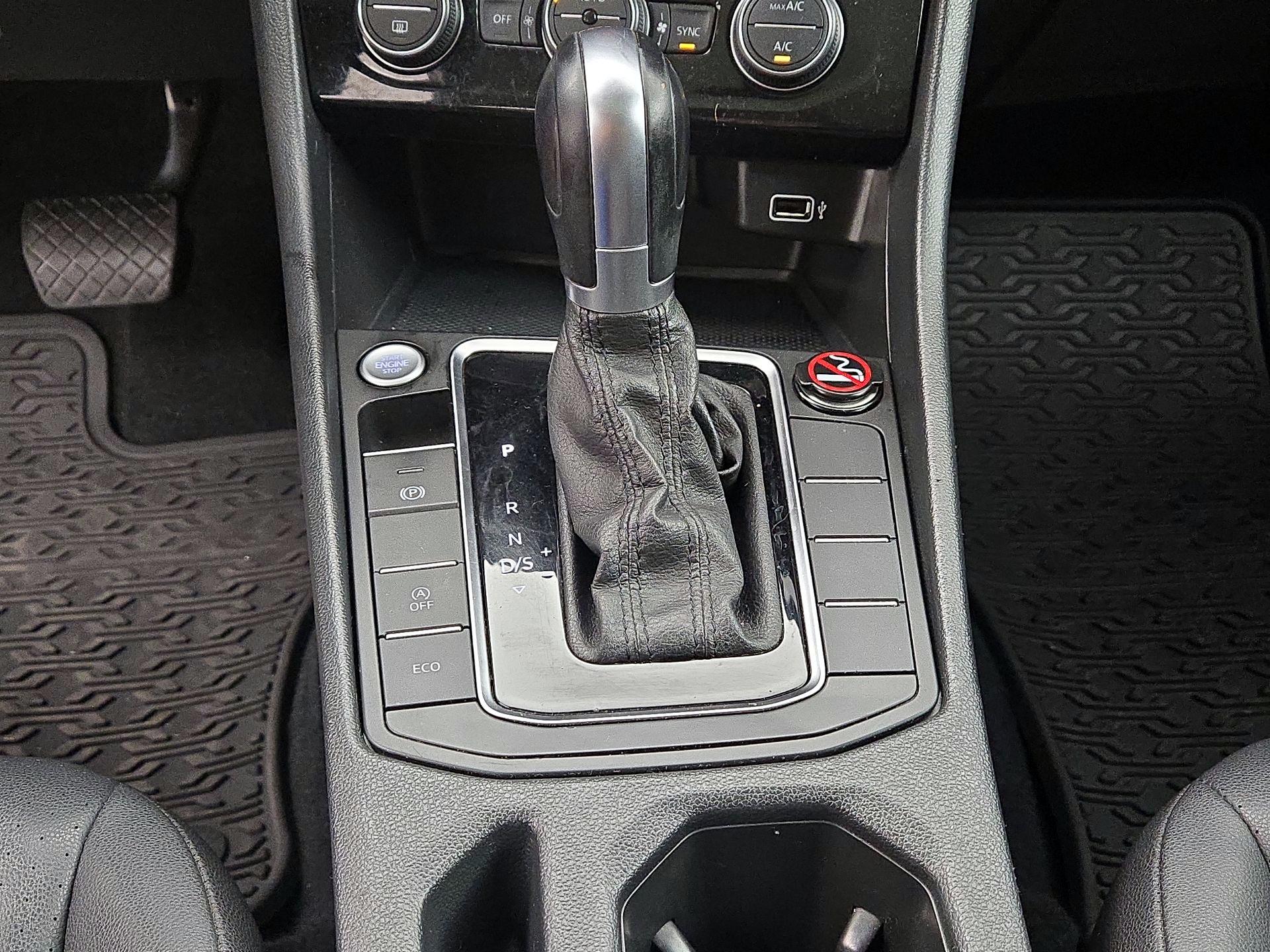 Thumbnail: 2019 Volkswagen Jetta - 17