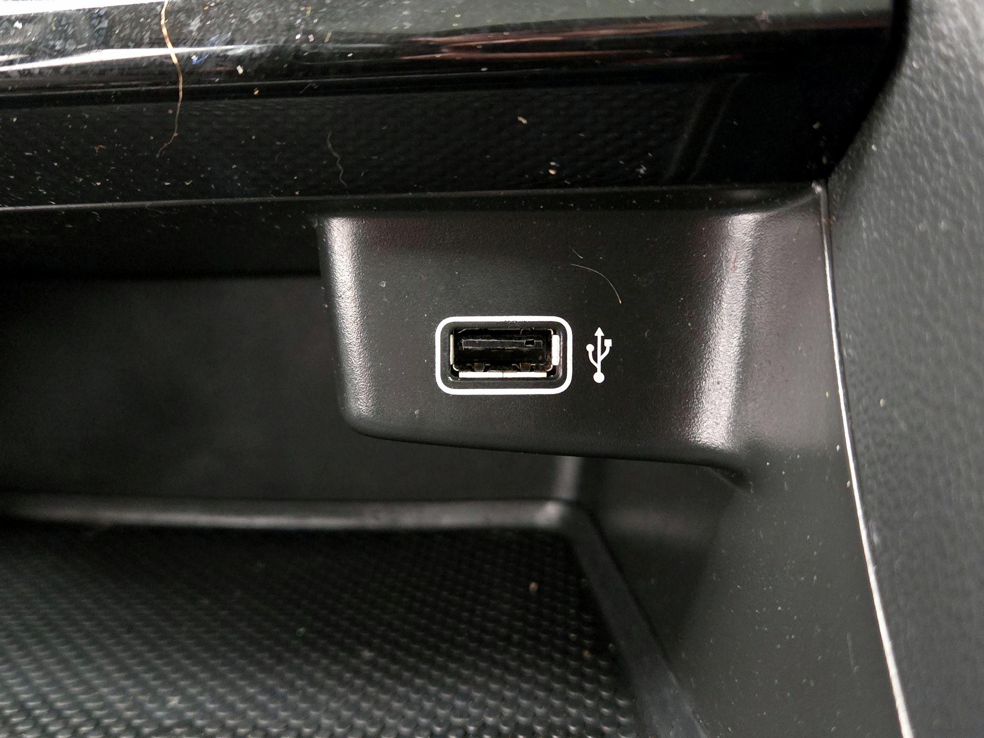 Thumbnail: 2019 Volkswagen Jetta - 18