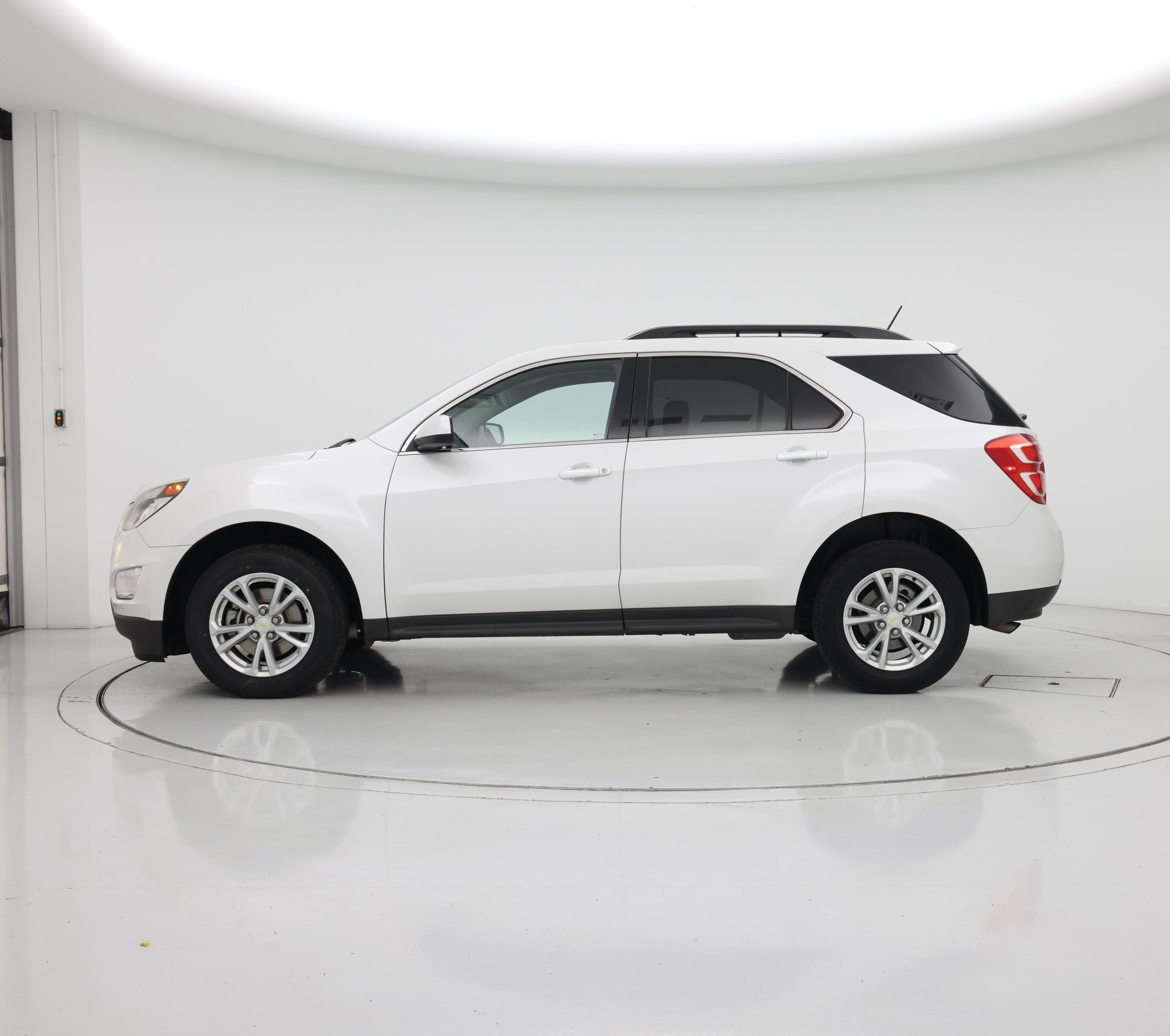 Thumbnail: 2017 Chevrolet Equinox - 3