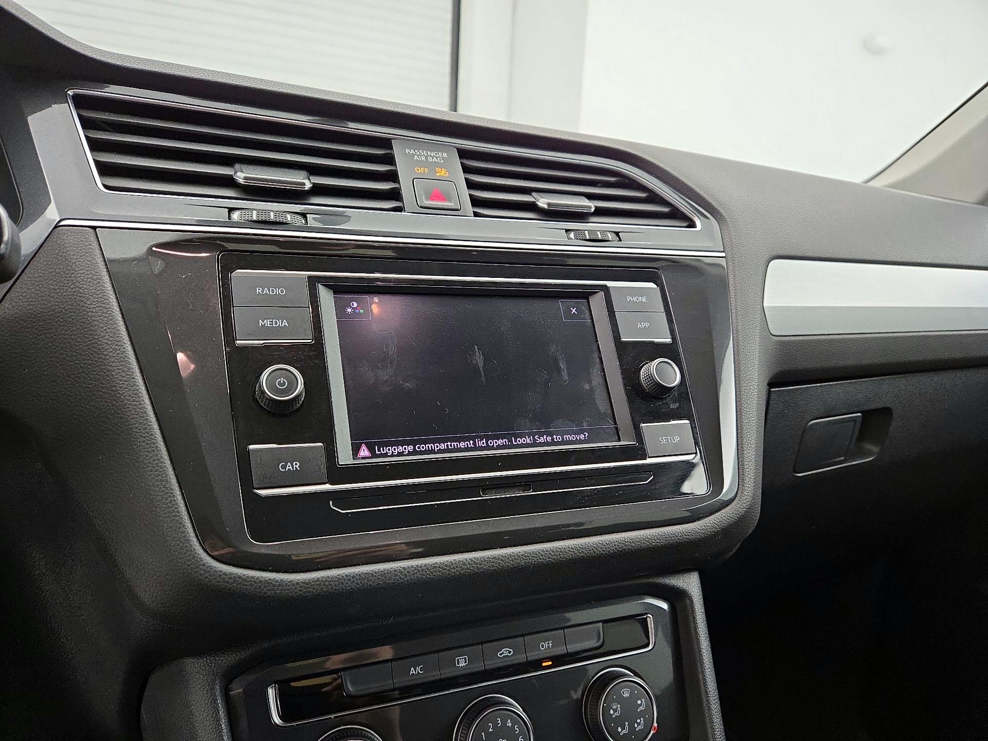 Thumbnail: 2019 Volkswagen Tiguan - 14