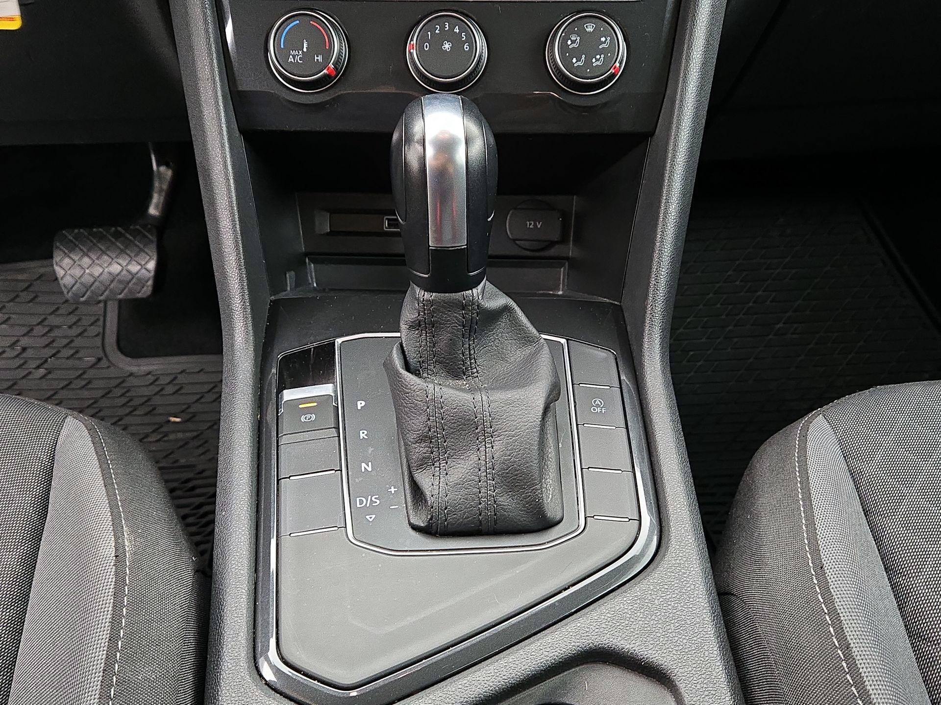 Thumbnail: 2019 Volkswagen Tiguan - 17