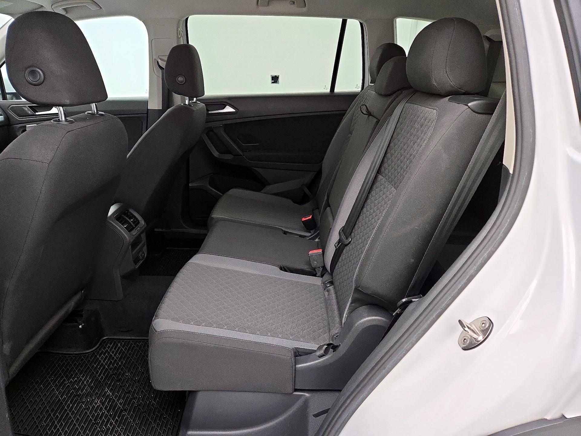 Thumbnail: 2019 Volkswagen Tiguan - 19