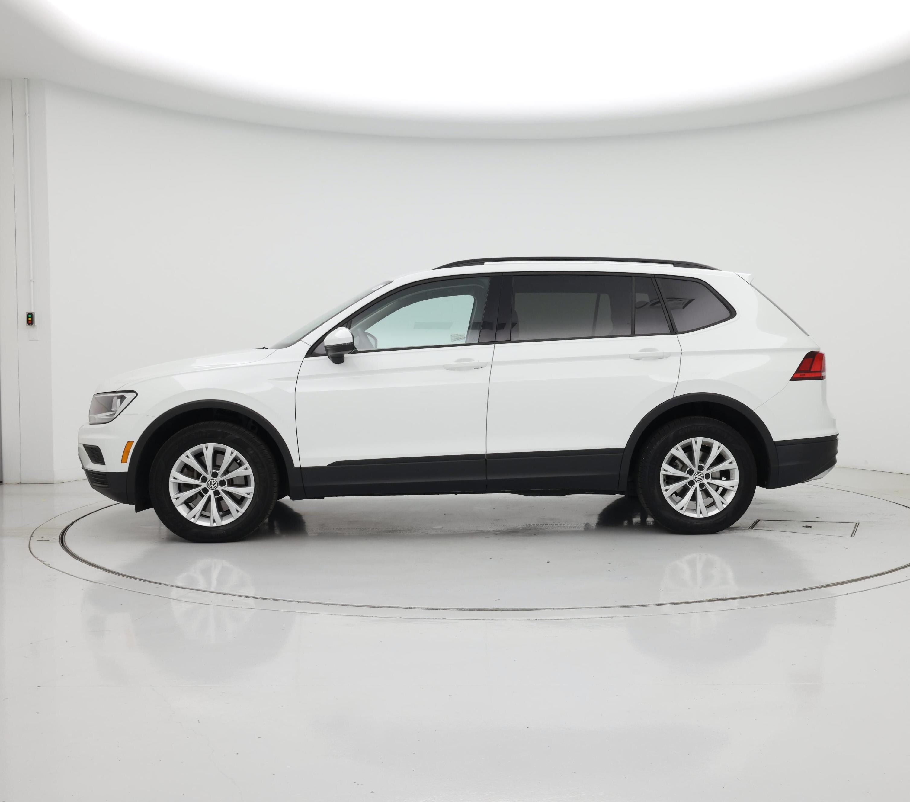 Thumbnail: 2019 Volkswagen Tiguan - 3