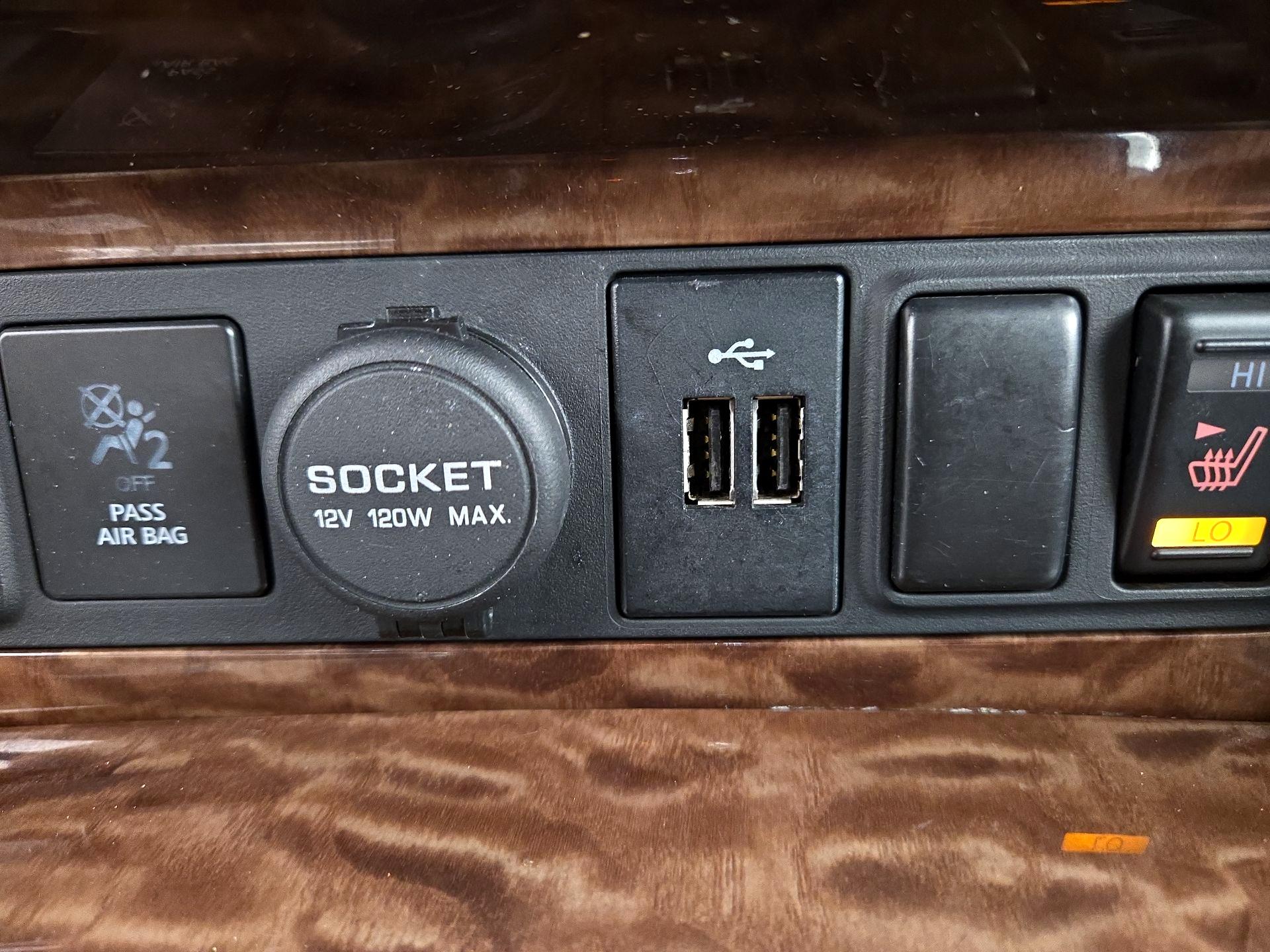 Thumbnail: 2019 Nissan Armada - 19