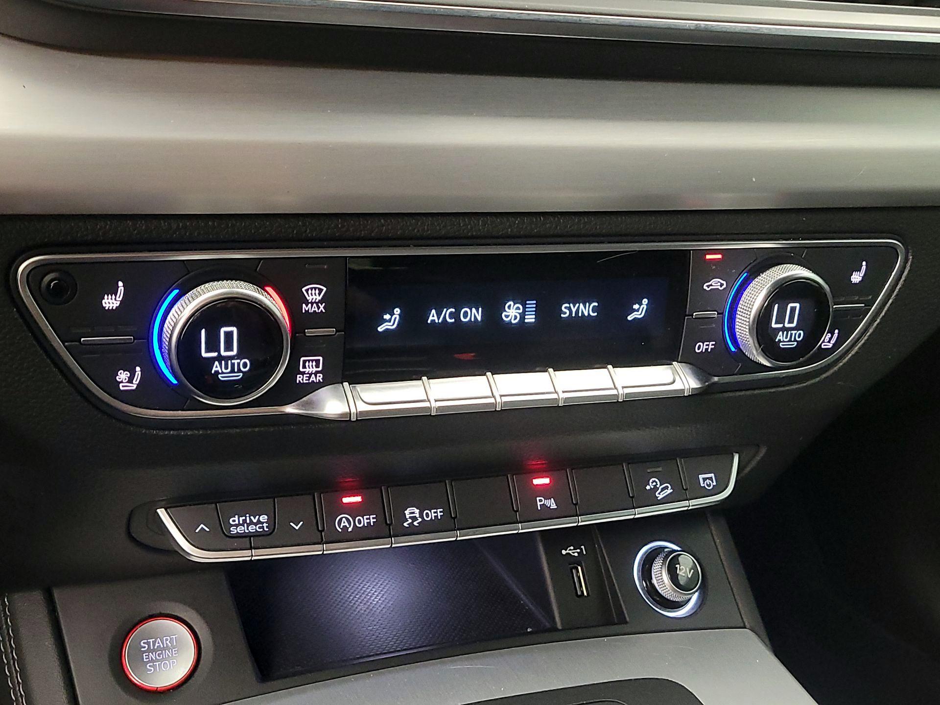 Thumbnail: 2020 Audi SQ5 - 17