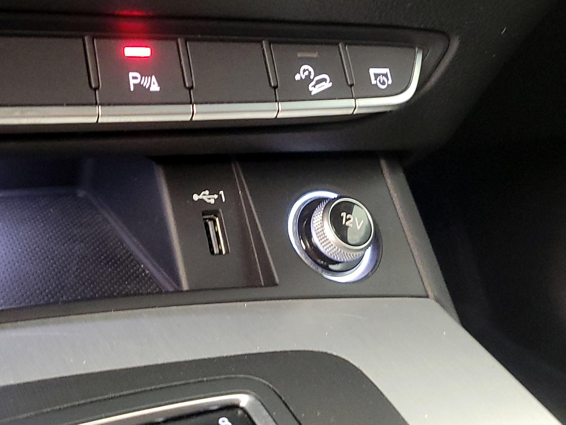 Thumbnail: 2020 Audi SQ5 - 19