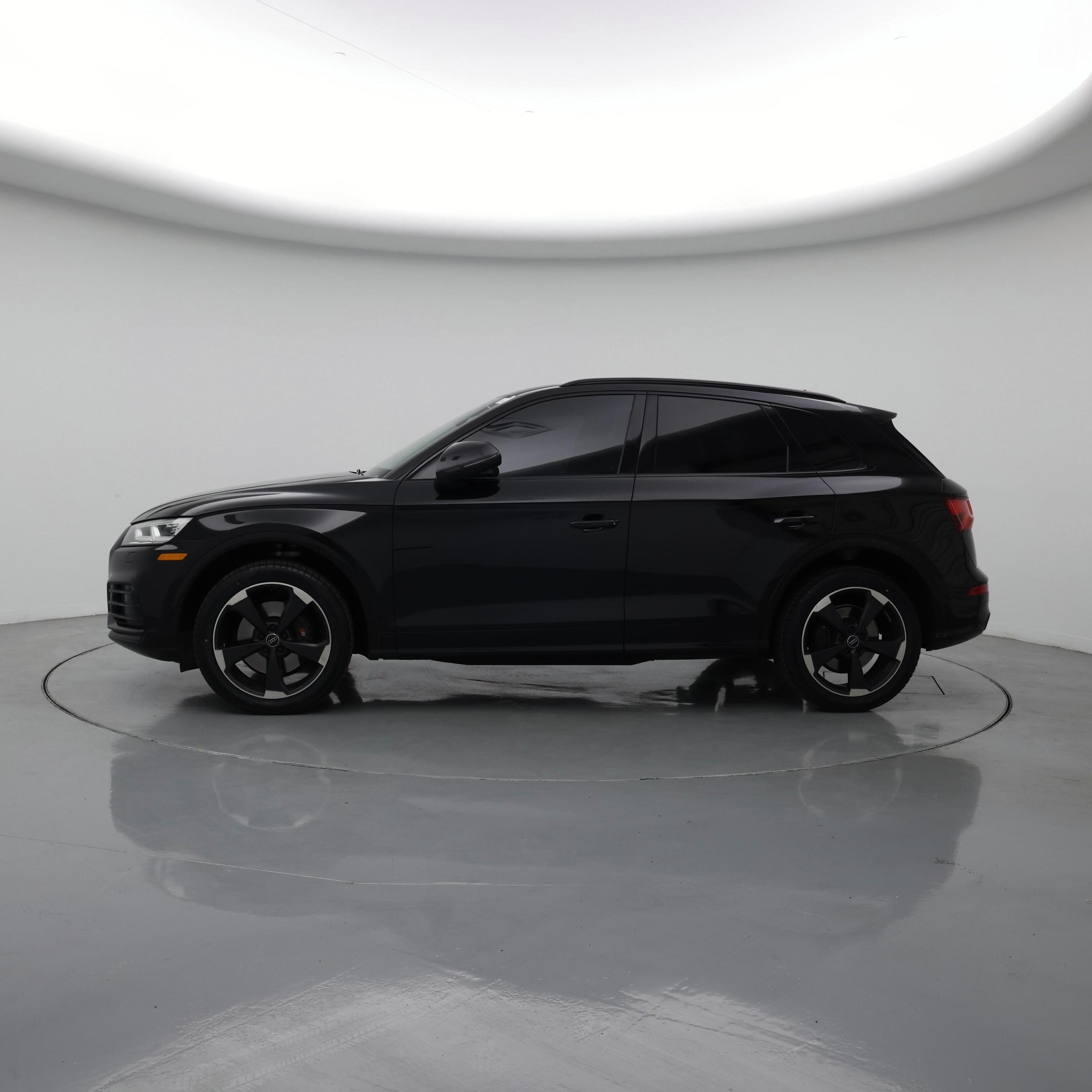 Thumbnail: 2020 Audi SQ5 - 3