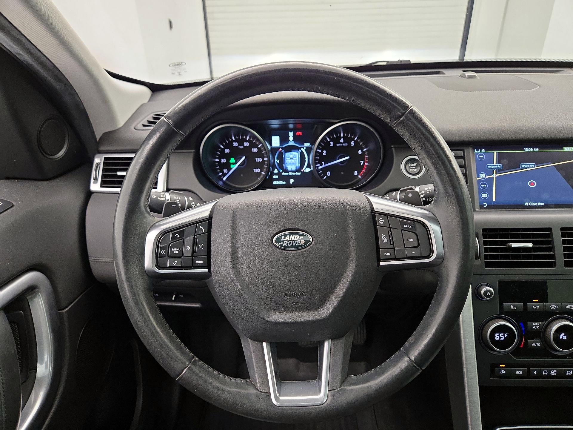 Thumbnail: 2017 Land Rover Discovery Sport - 10