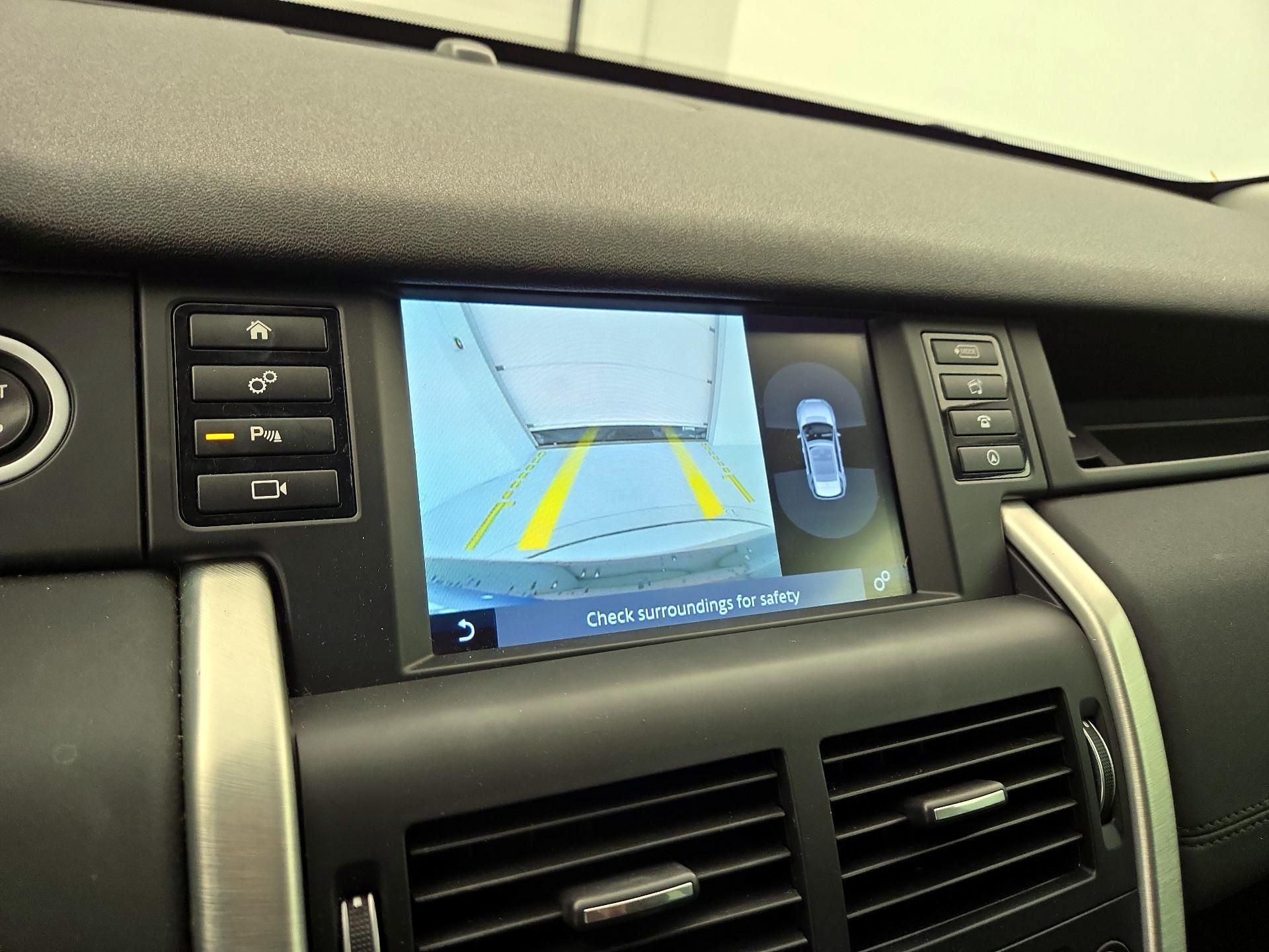 Thumbnail: 2017 Land Rover Discovery Sport - 15