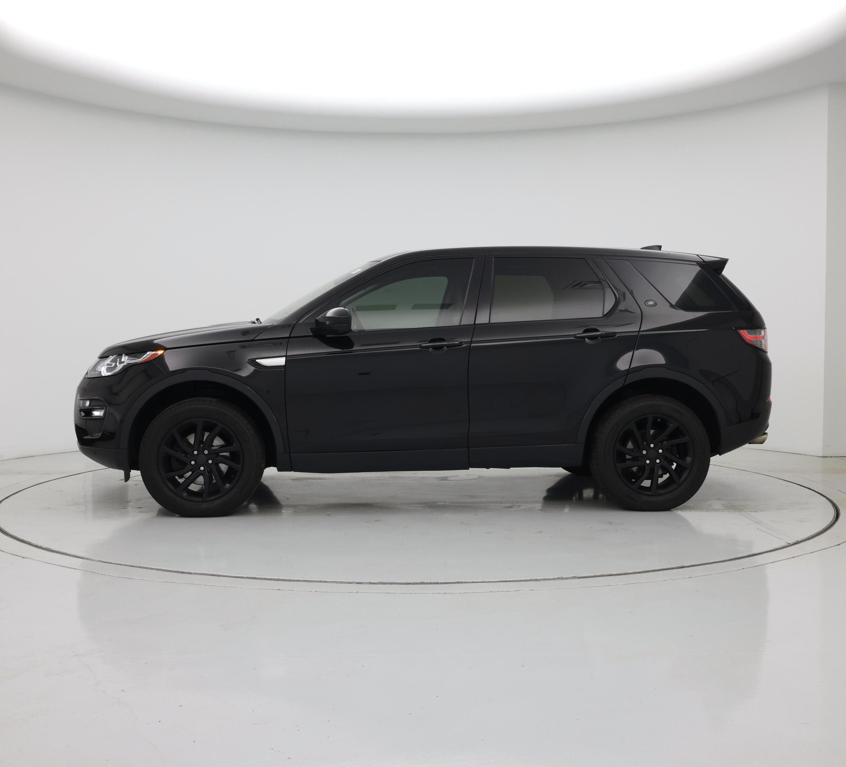 Thumbnail: 2017 Land Rover Discovery Sport - 3