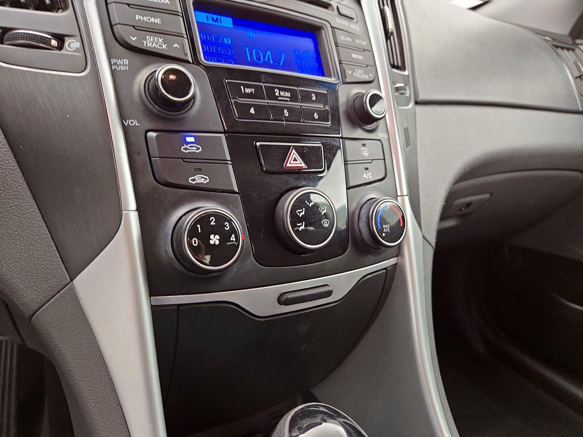 Thumbnail: 2014 Hyundai Sonata - 13