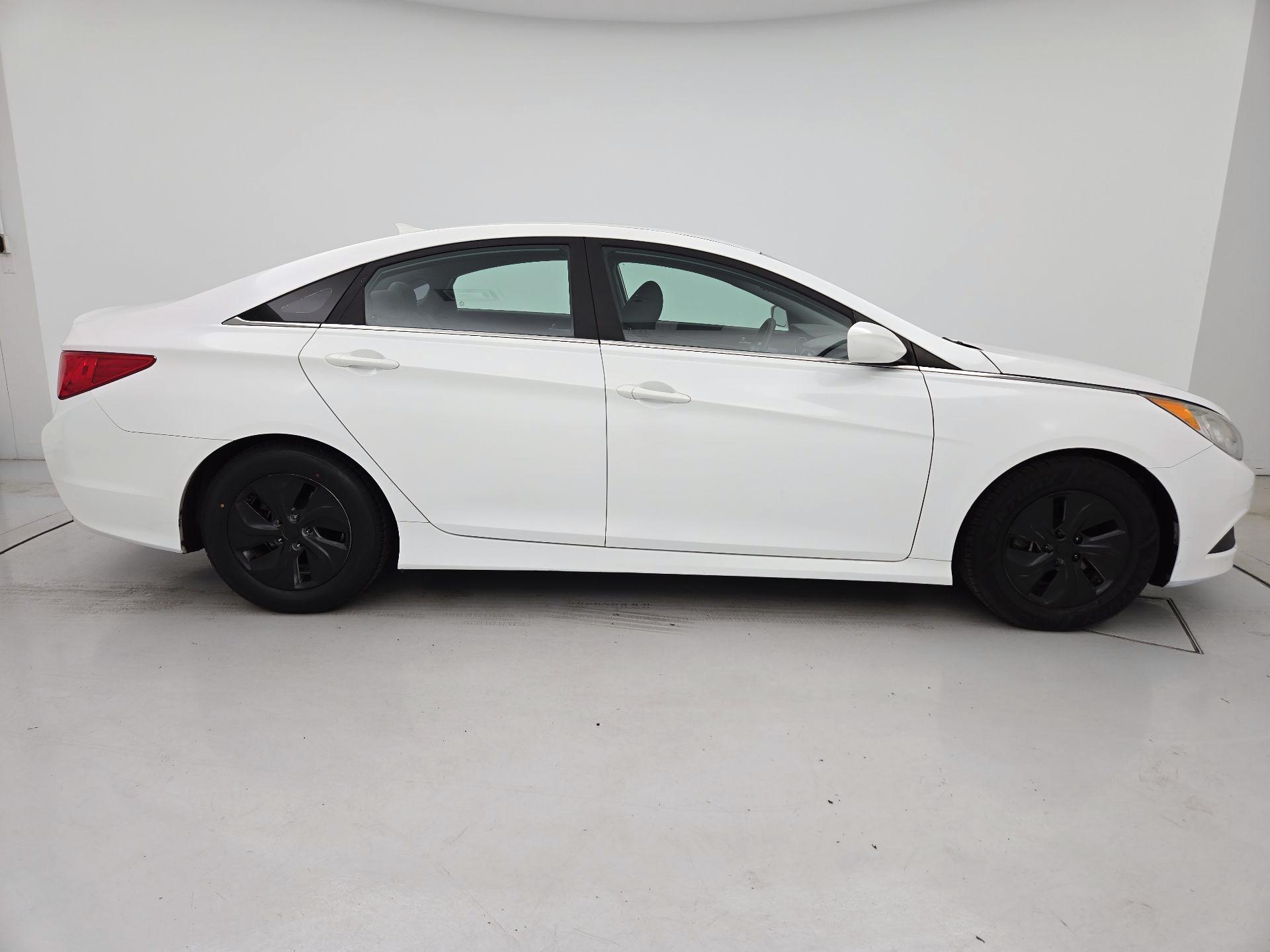 Thumbnail: 2014 Hyundai Sonata - 4