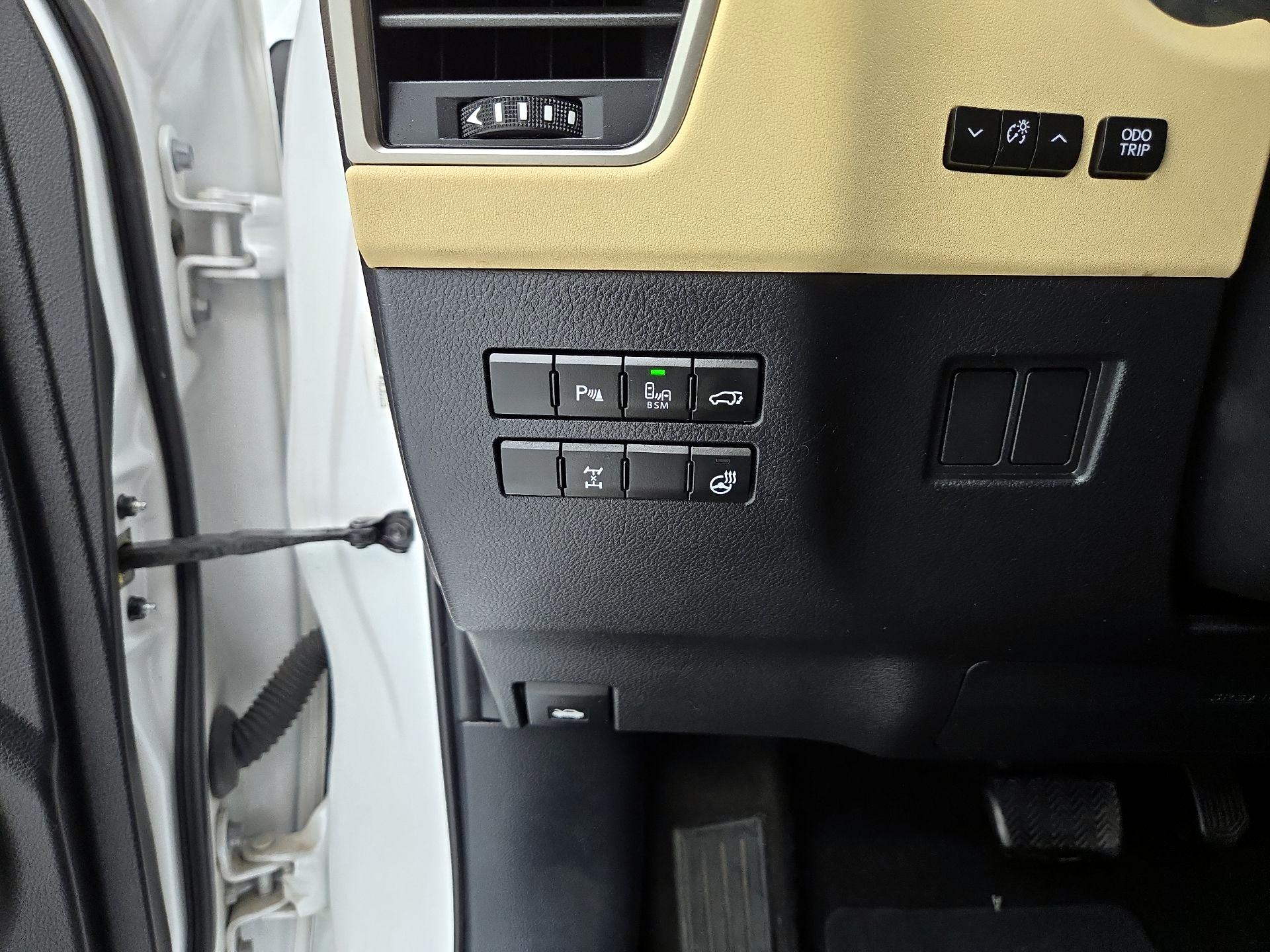 Thumbnail: 2015 Lexus NX - 13