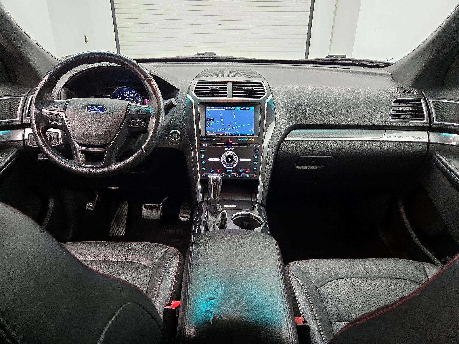 Thumbnail: 2016 Ford Explorer - 9